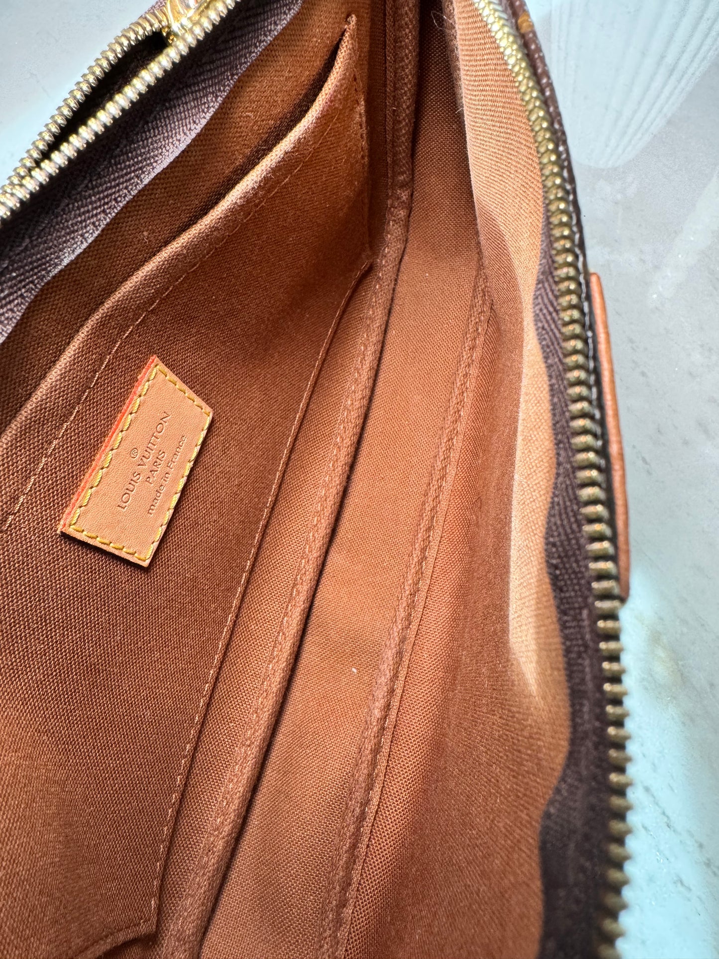 Louis Vuitton multipochette khaki