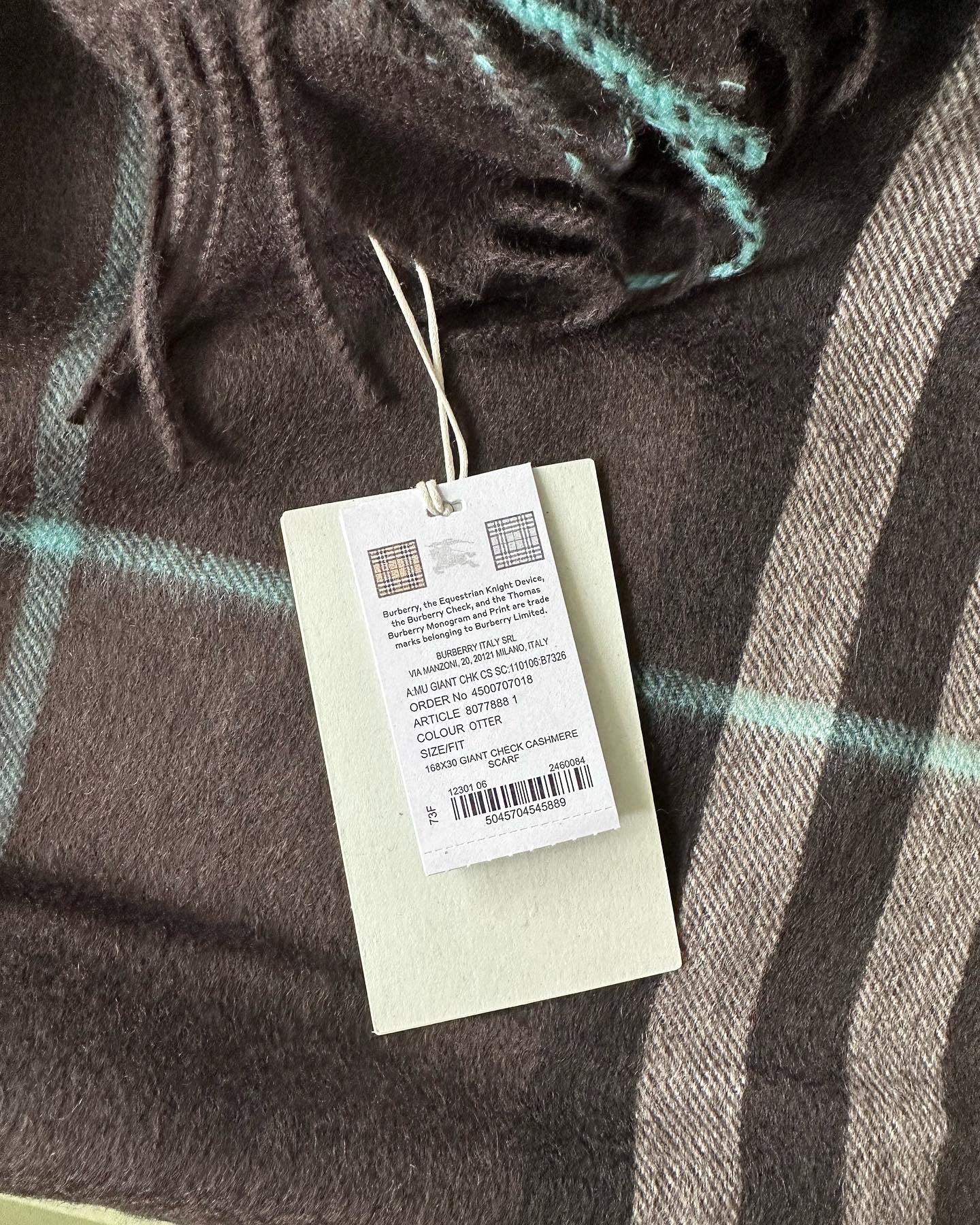 Burberry chkd cashmere scarf