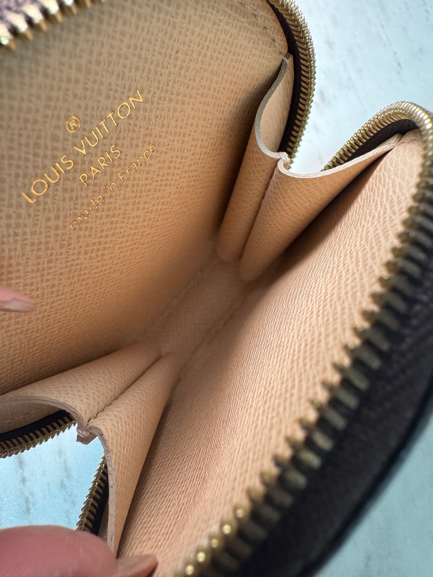 Louis Vuitton multipochette khaki