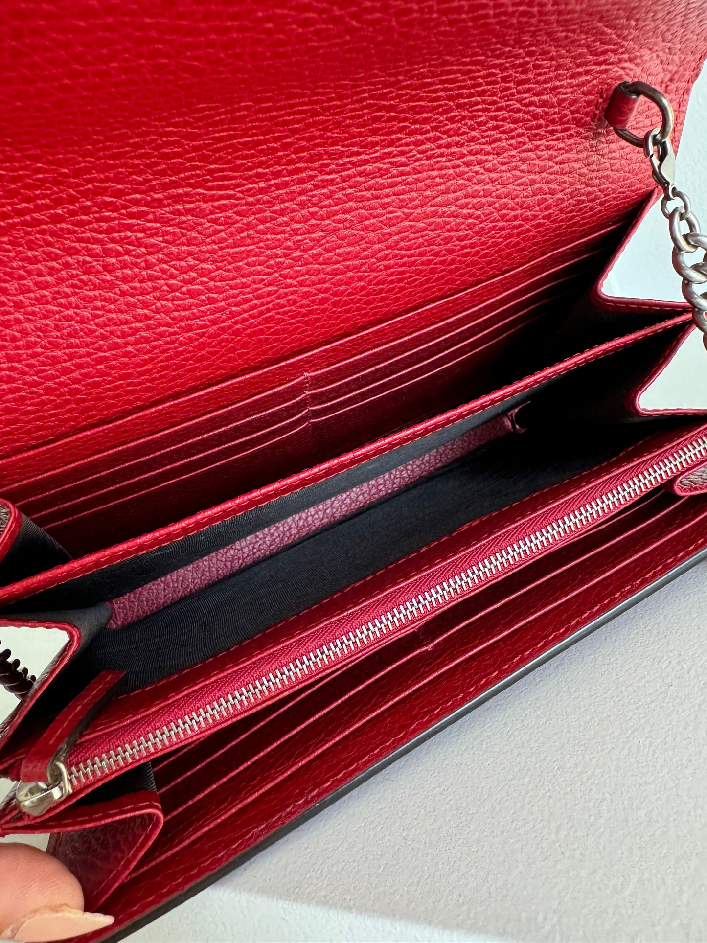 Gucci dionysus wallet on chain. Red