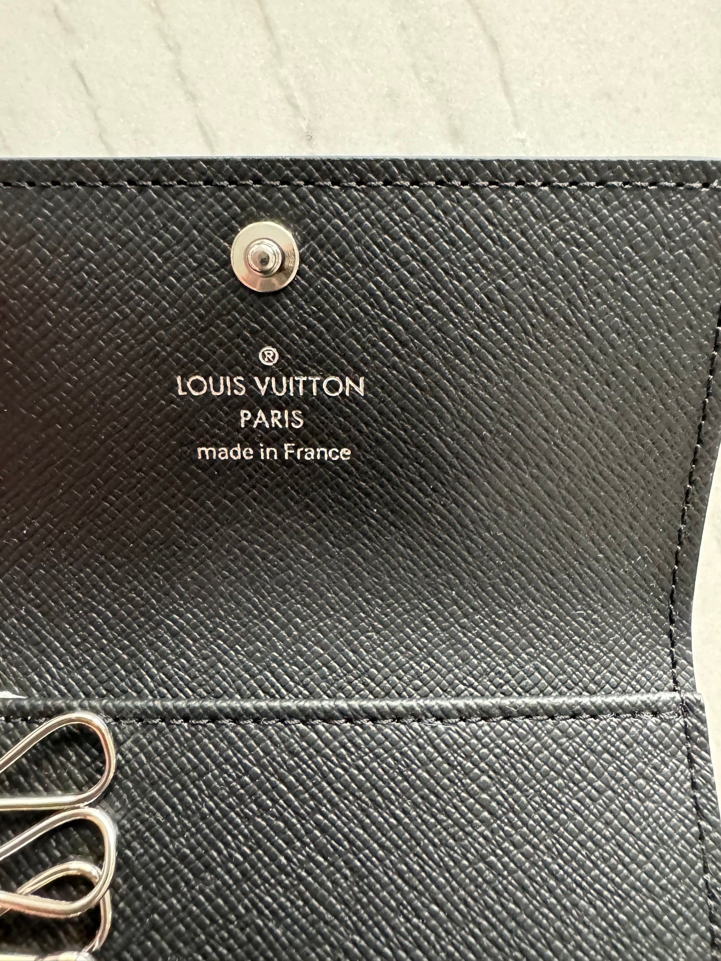 Louis Vuitton 6 key ring holder