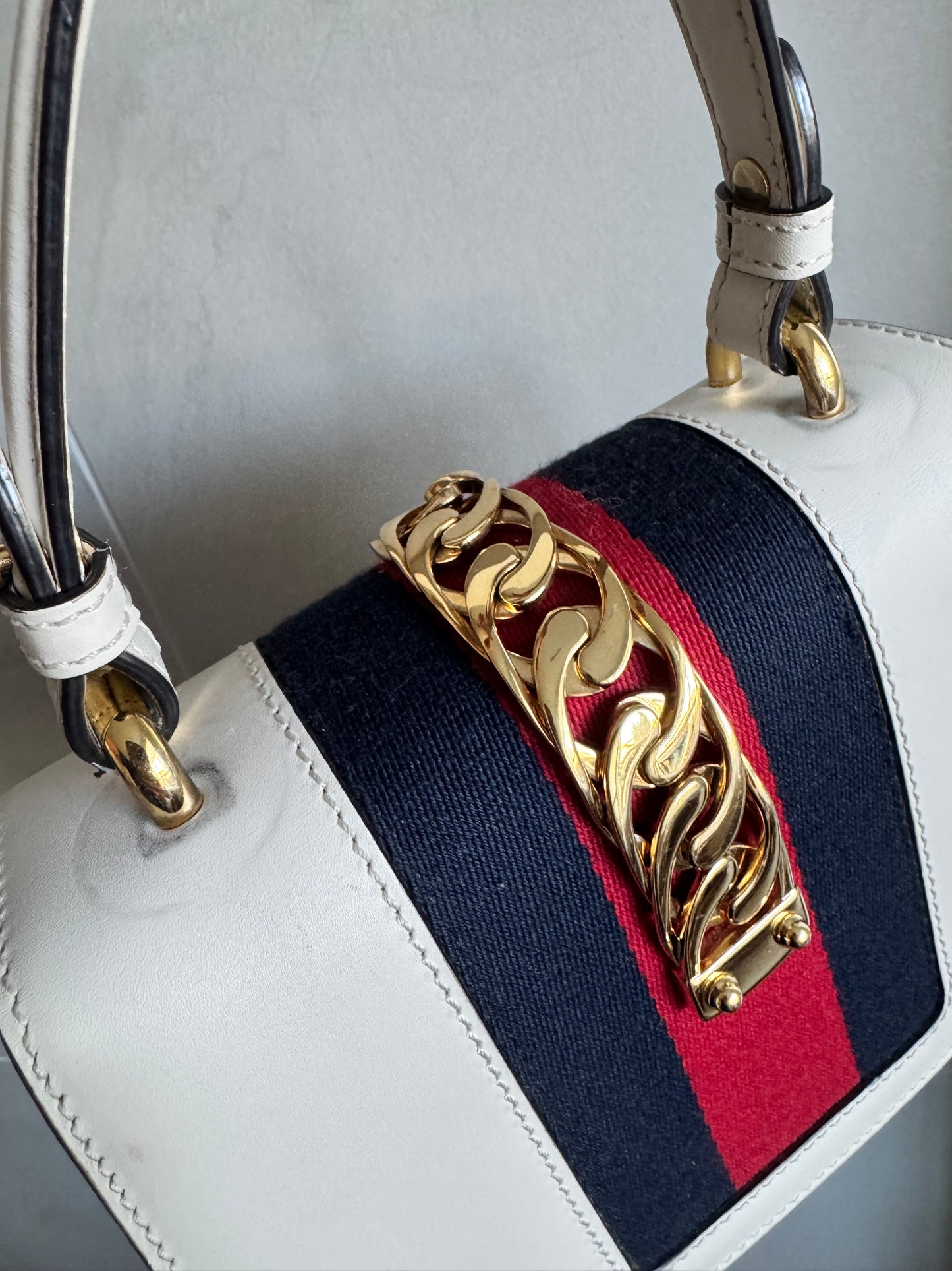 Gucci Chain-Link Sylvie Mini, White