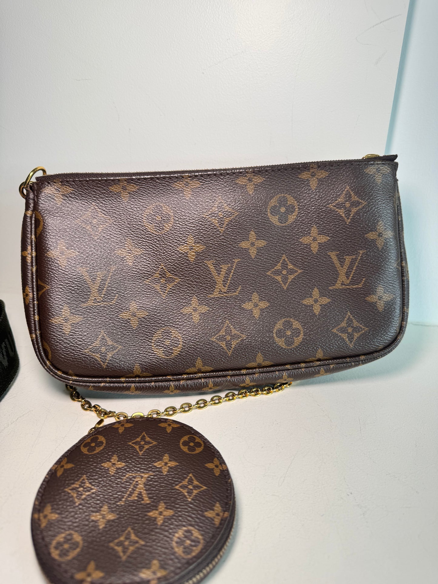 Louis Vuitton multipochette khaki
