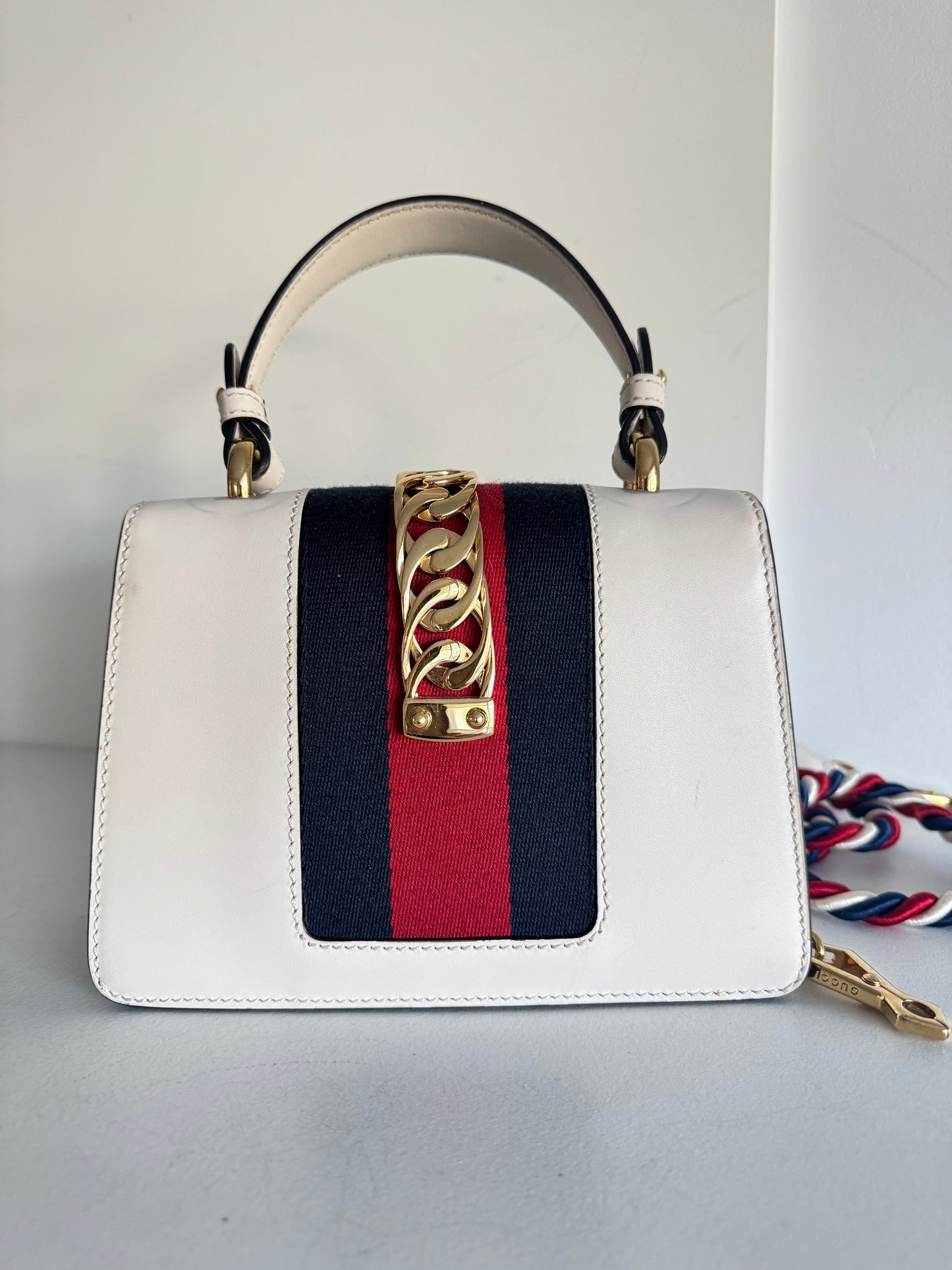 Gucci Chain-Link Sylvie Mini, White
