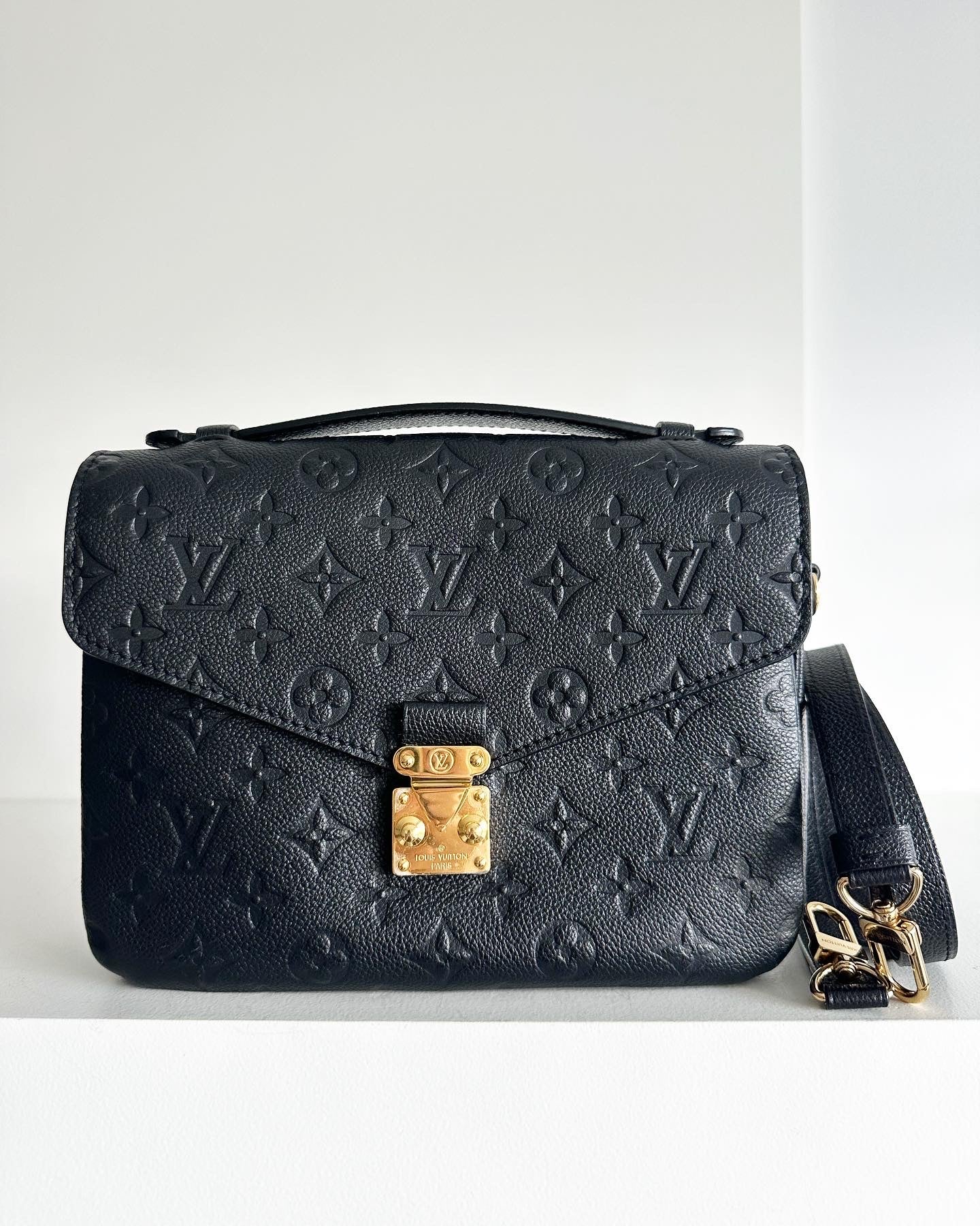 Louis Vuitton black Métis empriente bag