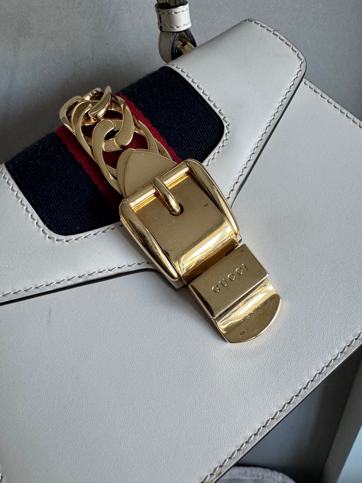 Gucci Chain-Link Sylvie Mini, White