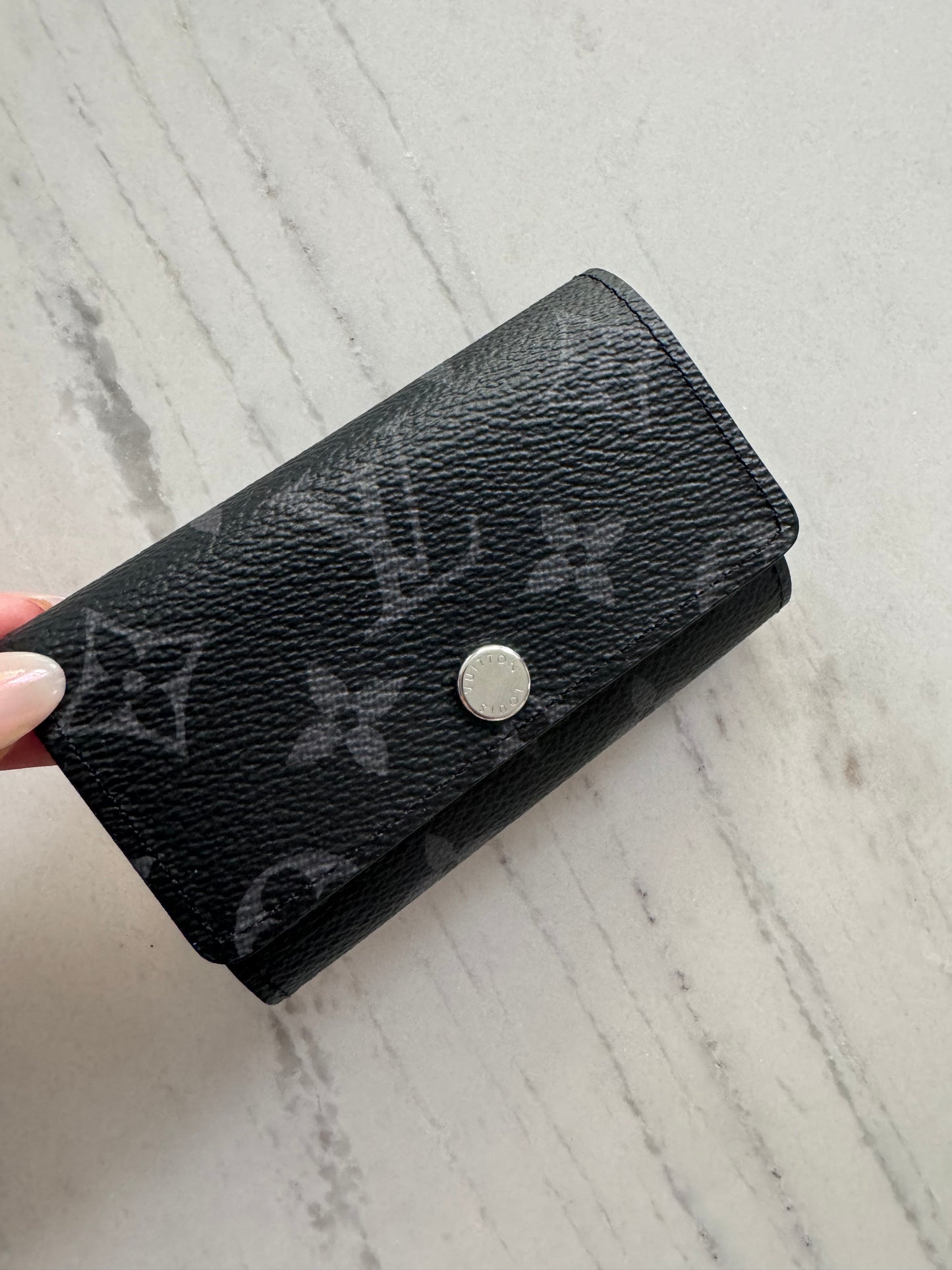 Louis Vuitton 6 key ring holder