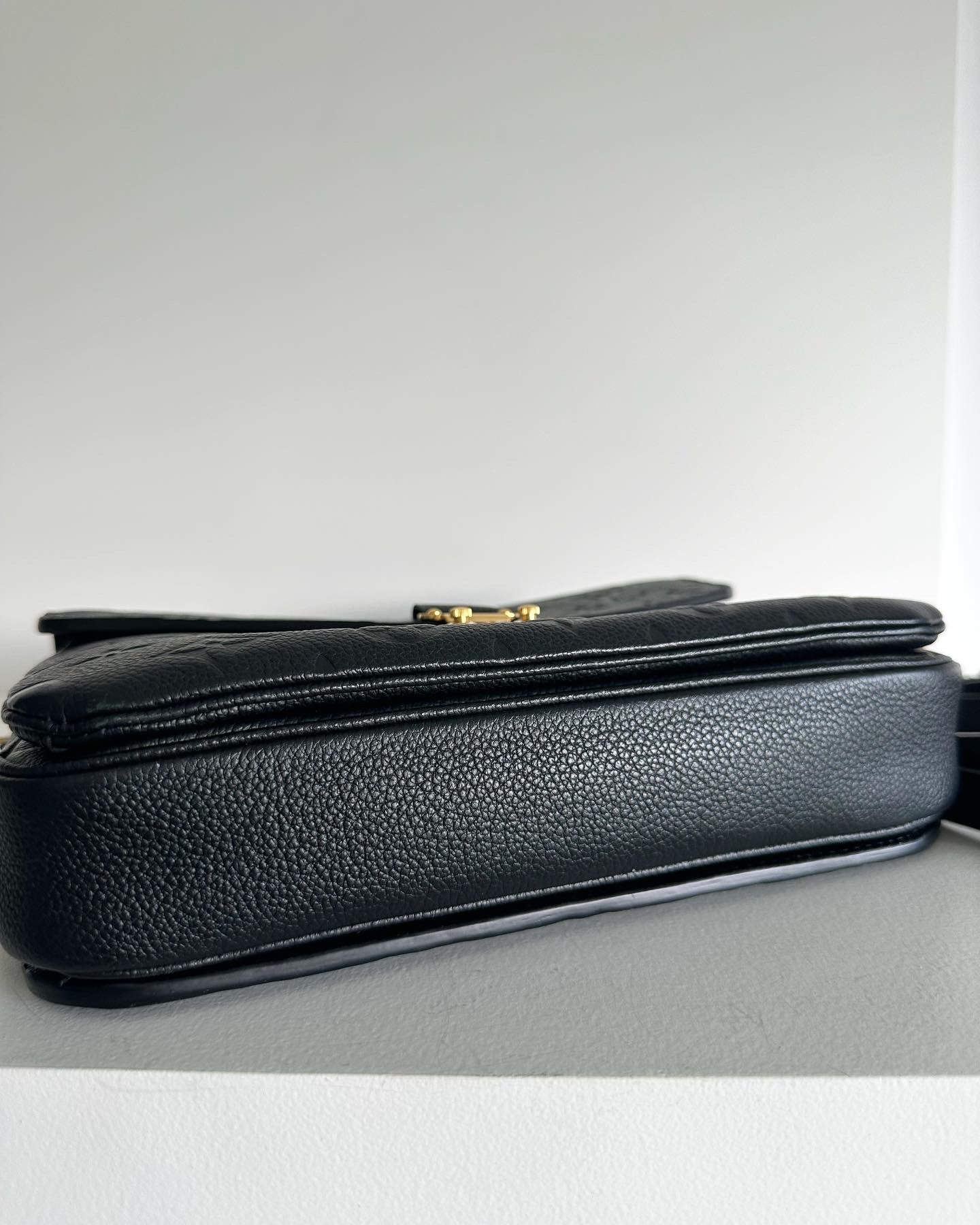Louis Vuitton black Métis empriente bag