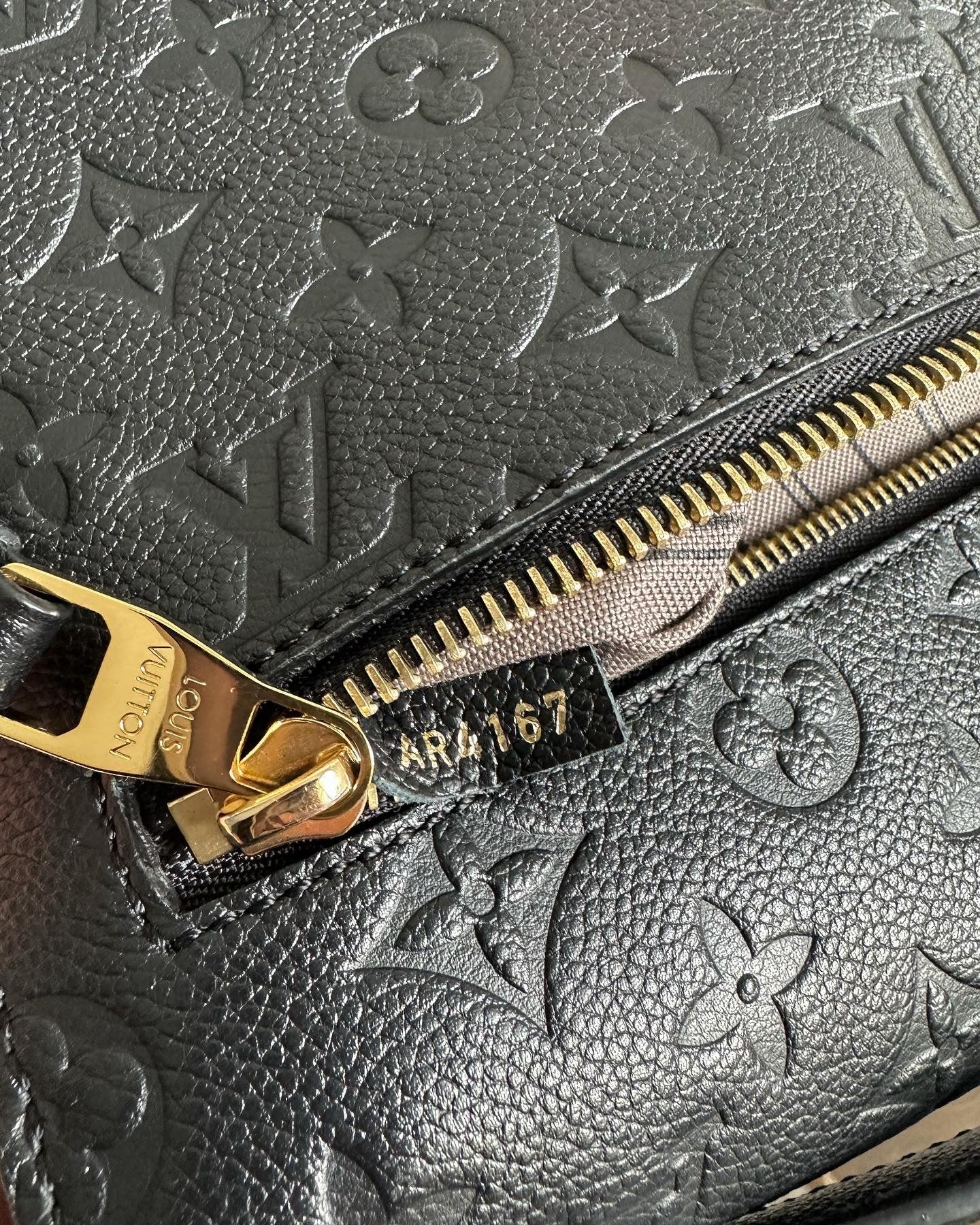 Louis Vuitton black Métis empriente bag