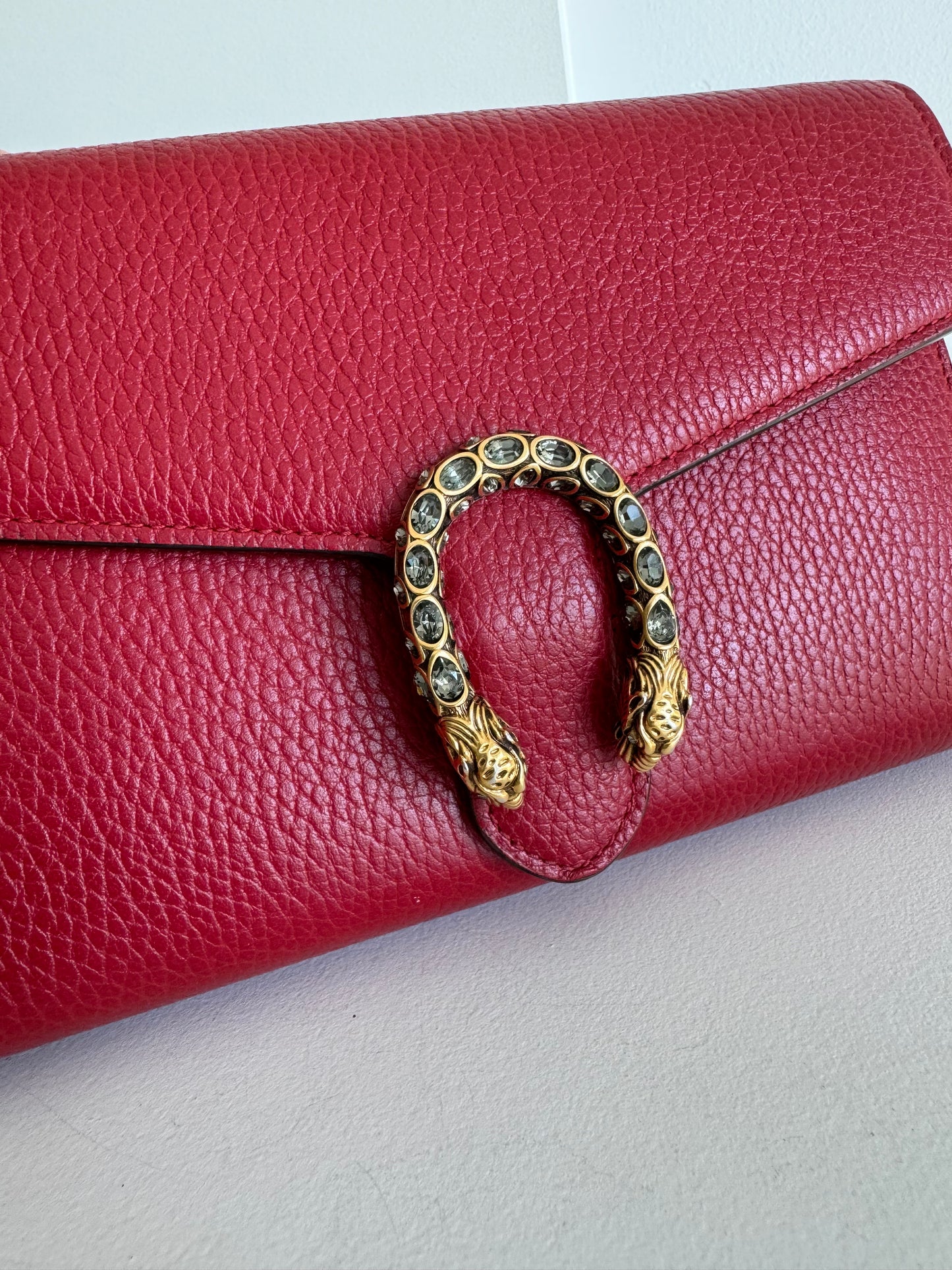 Gucci dionysus wallet on chain. Red
