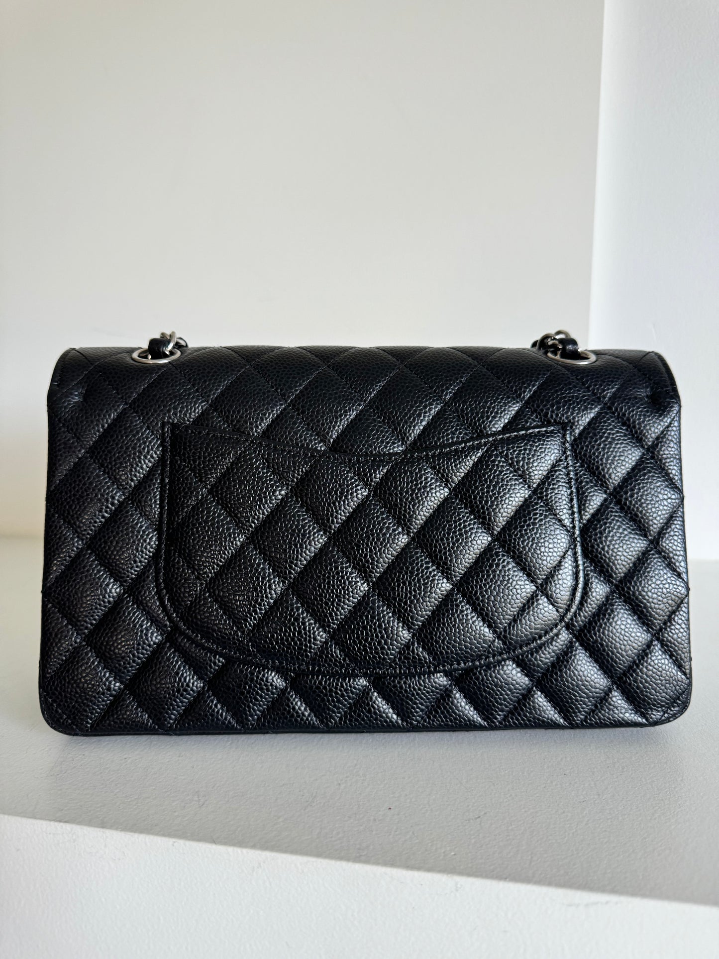 Chanel medium classic caviar flap w/shw