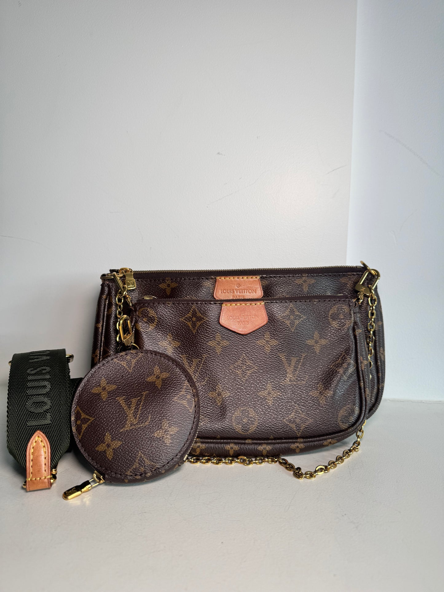 Louis Vuitton multipochette khaki