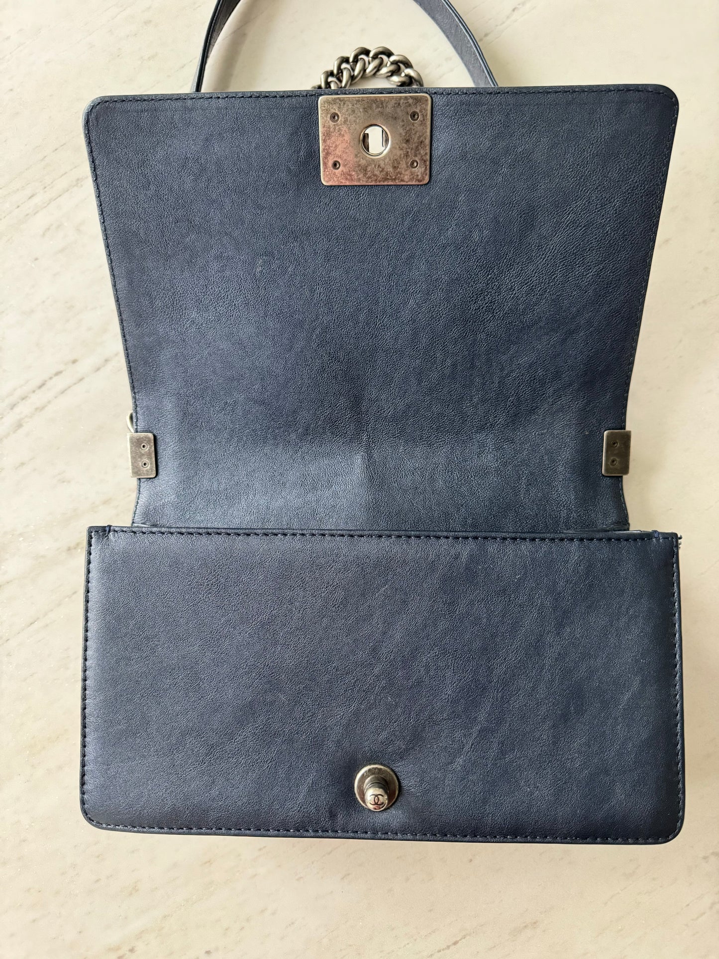 Chanel quilted calfskin old medium boy, Navy