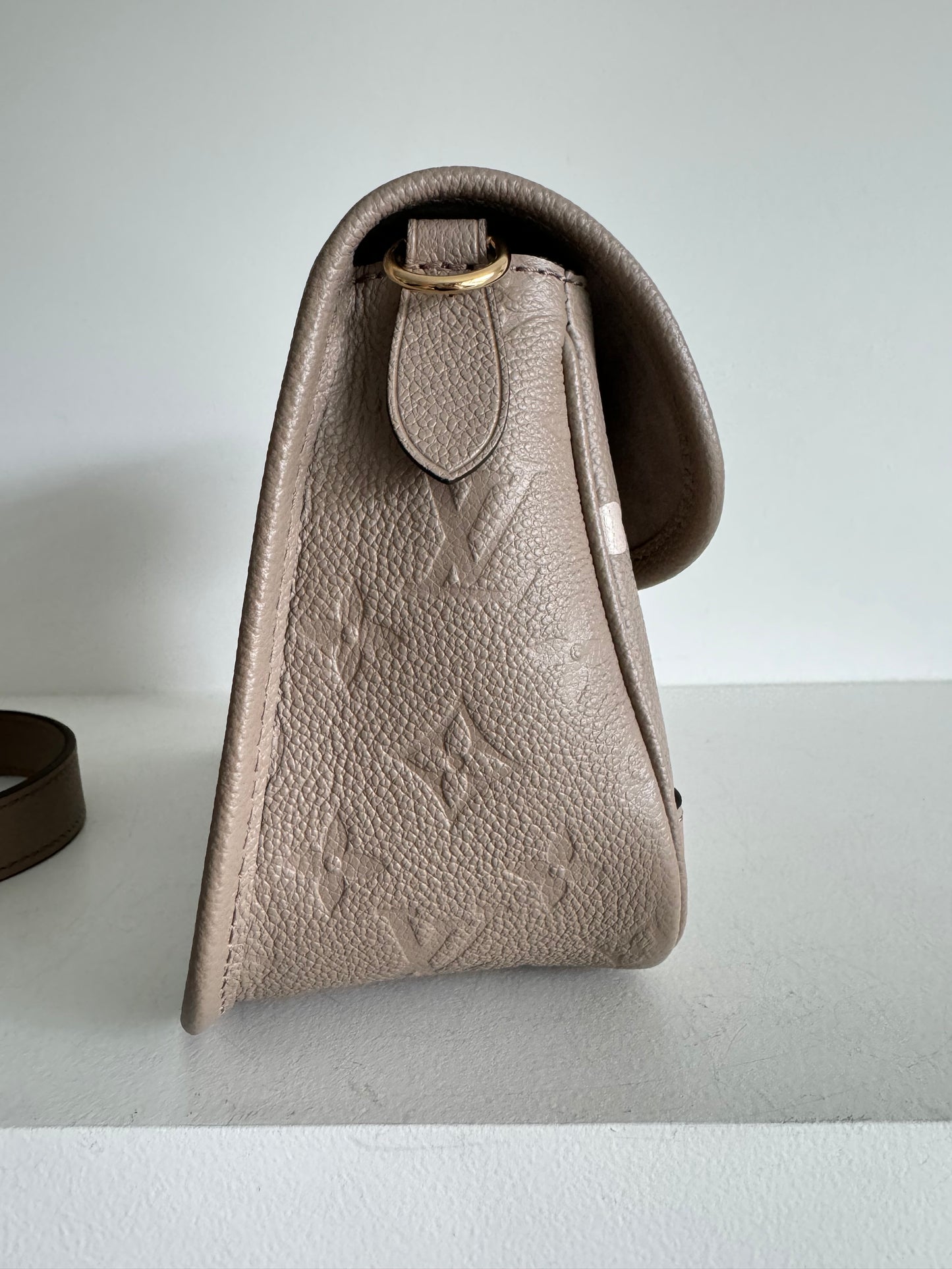 Louis Vuitton Diane Bag dove/cream