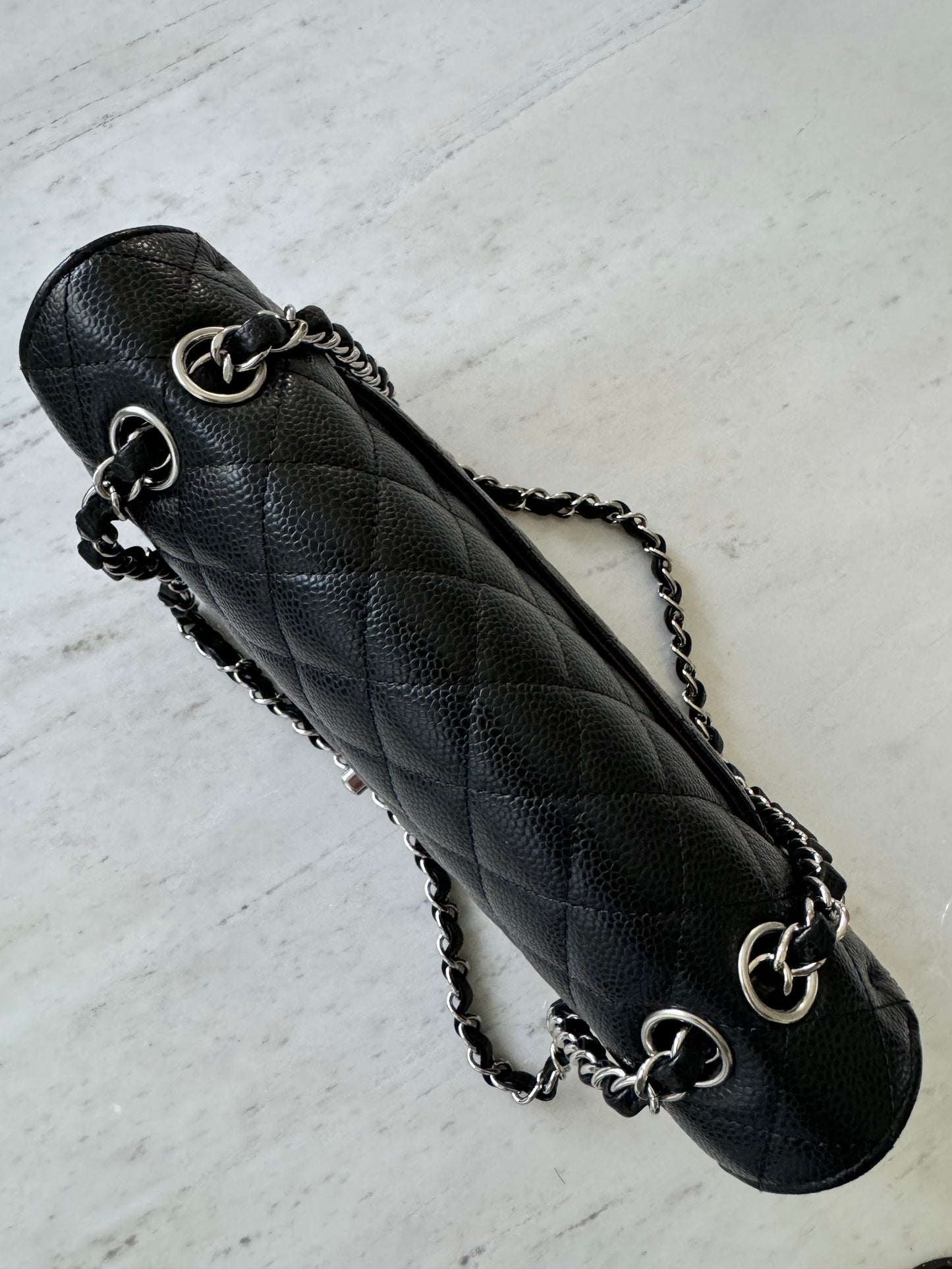 Chanel medium classic caviar flap w/shw