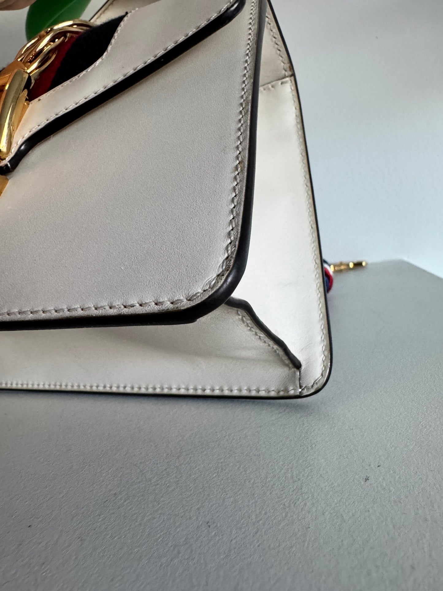 Gucci Chain-Link Sylvie Mini, White