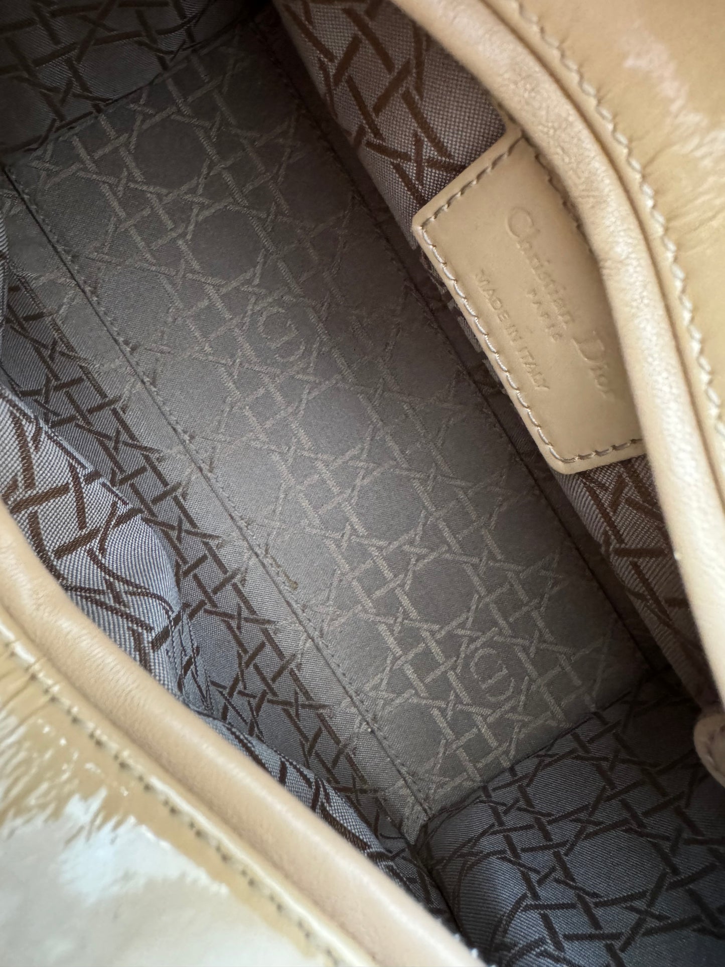 Dior lady medium cannage paten leather beige