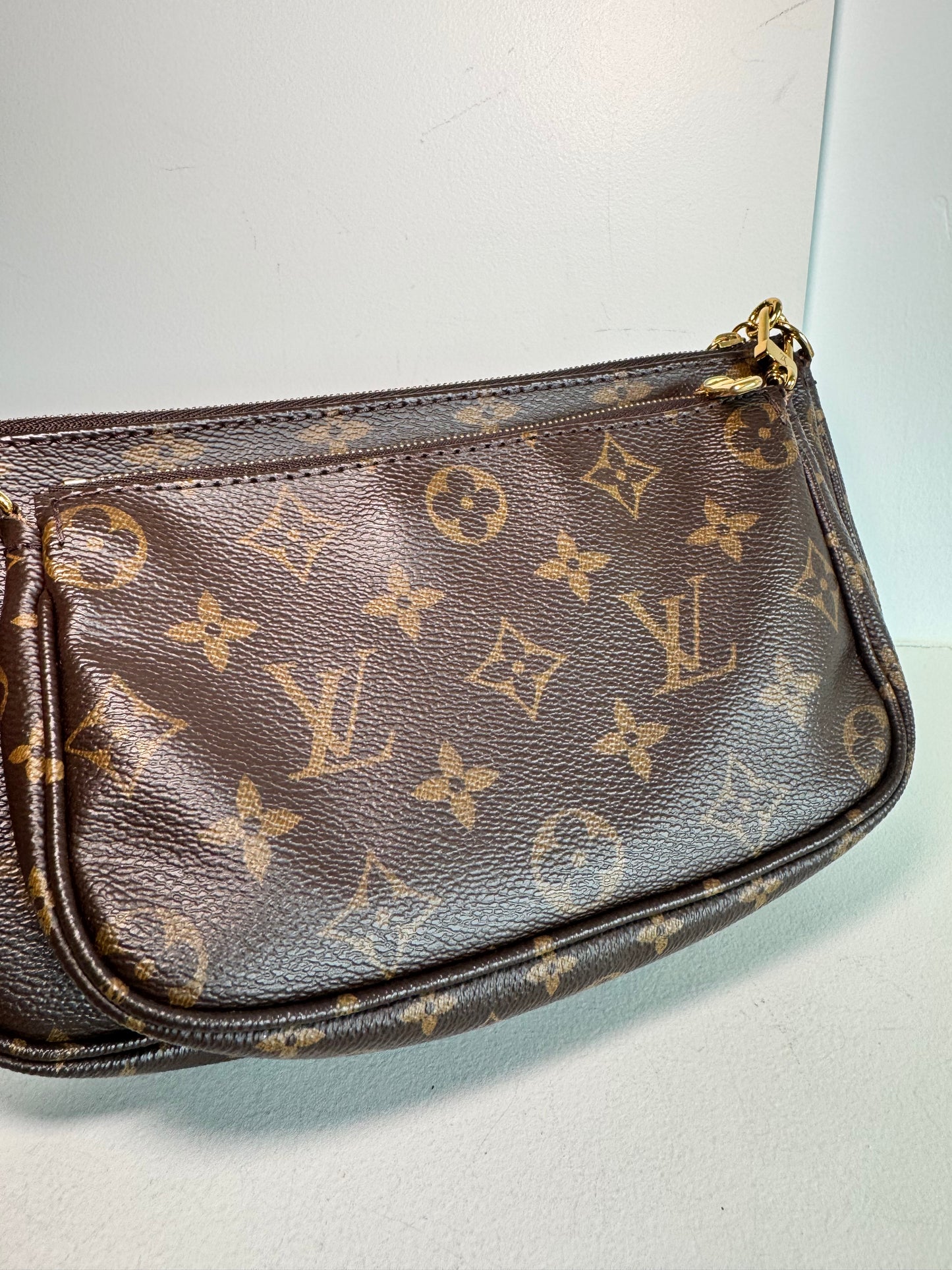 Louis Vuitton multipochette khaki