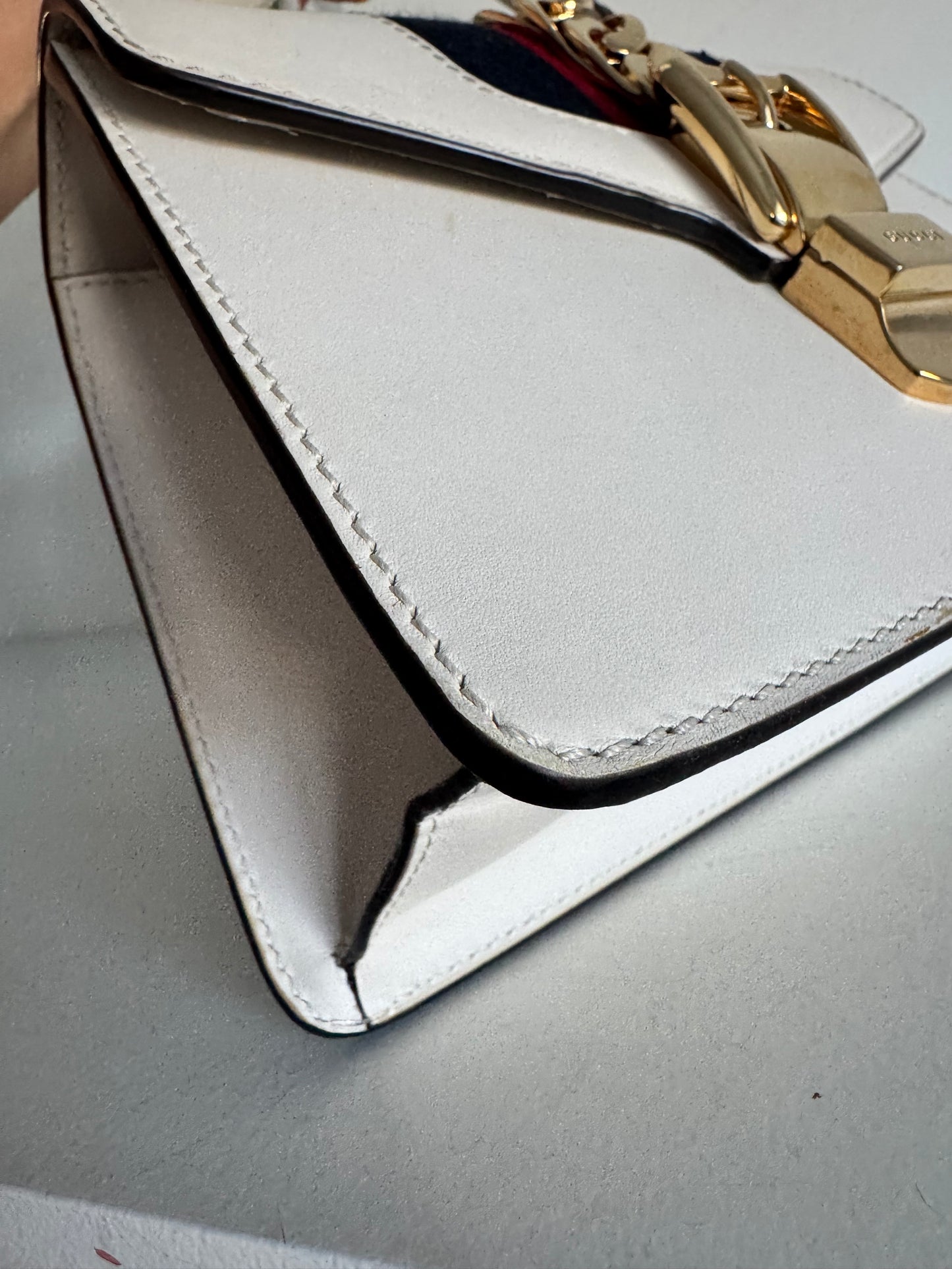 Gucci Chain-Link Sylvie Mini, White