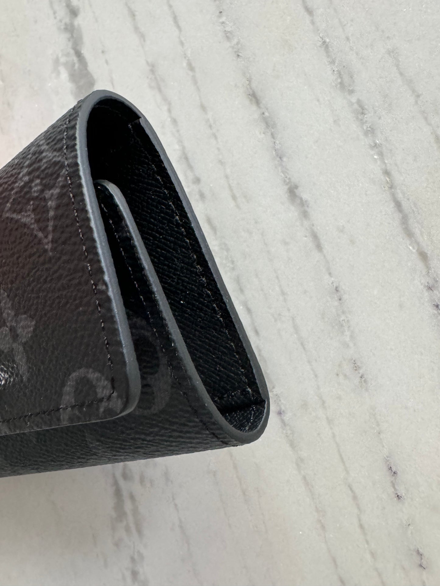 Louis Vuitton 6 key ring holder
