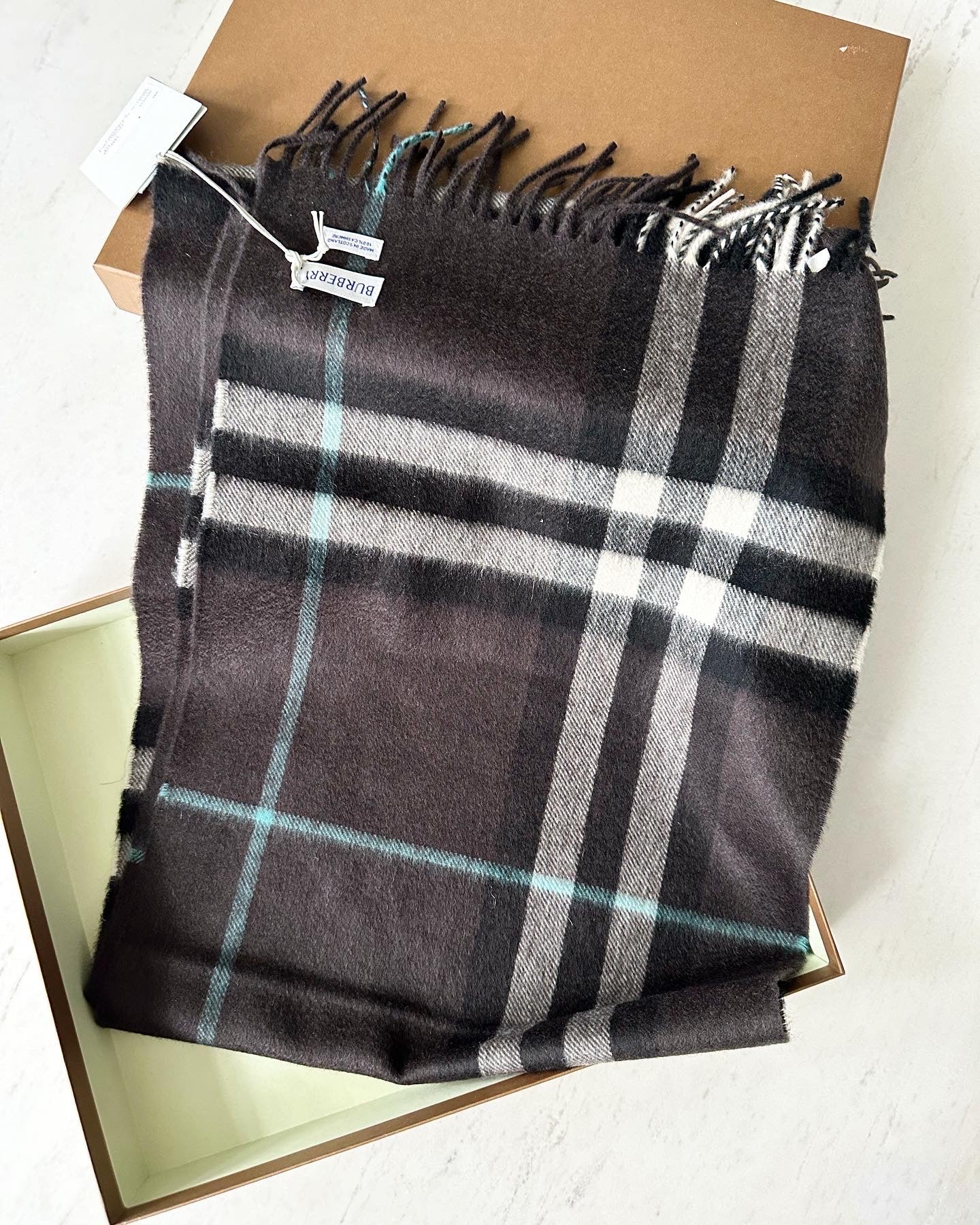 Burberry chkd cashmere scarf