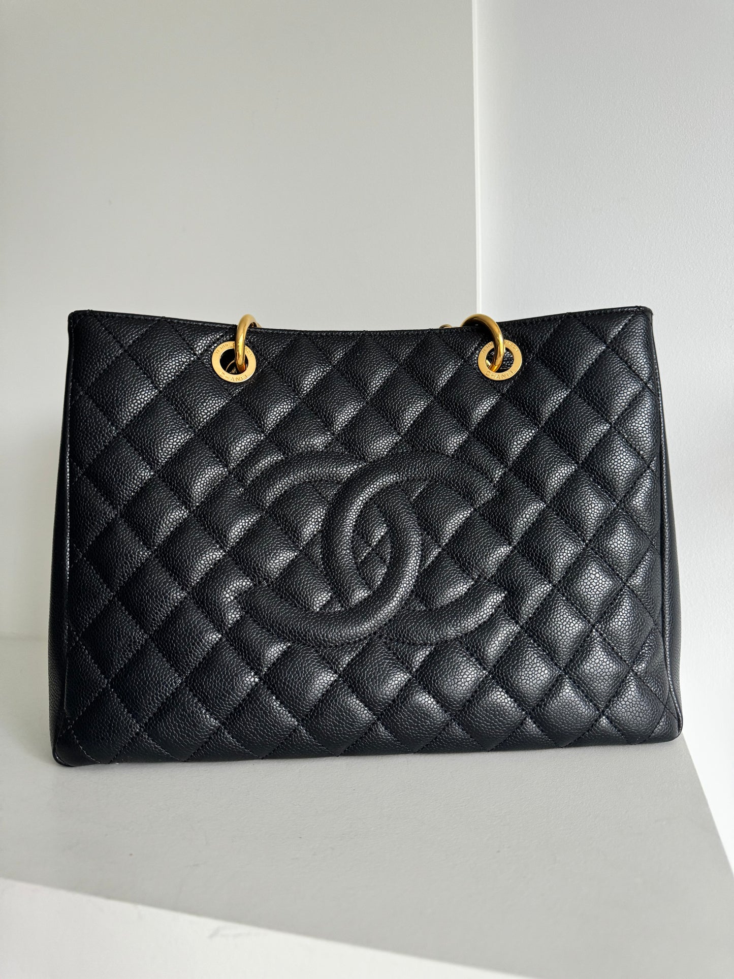 Chanel Caviar GST Bag. GHE