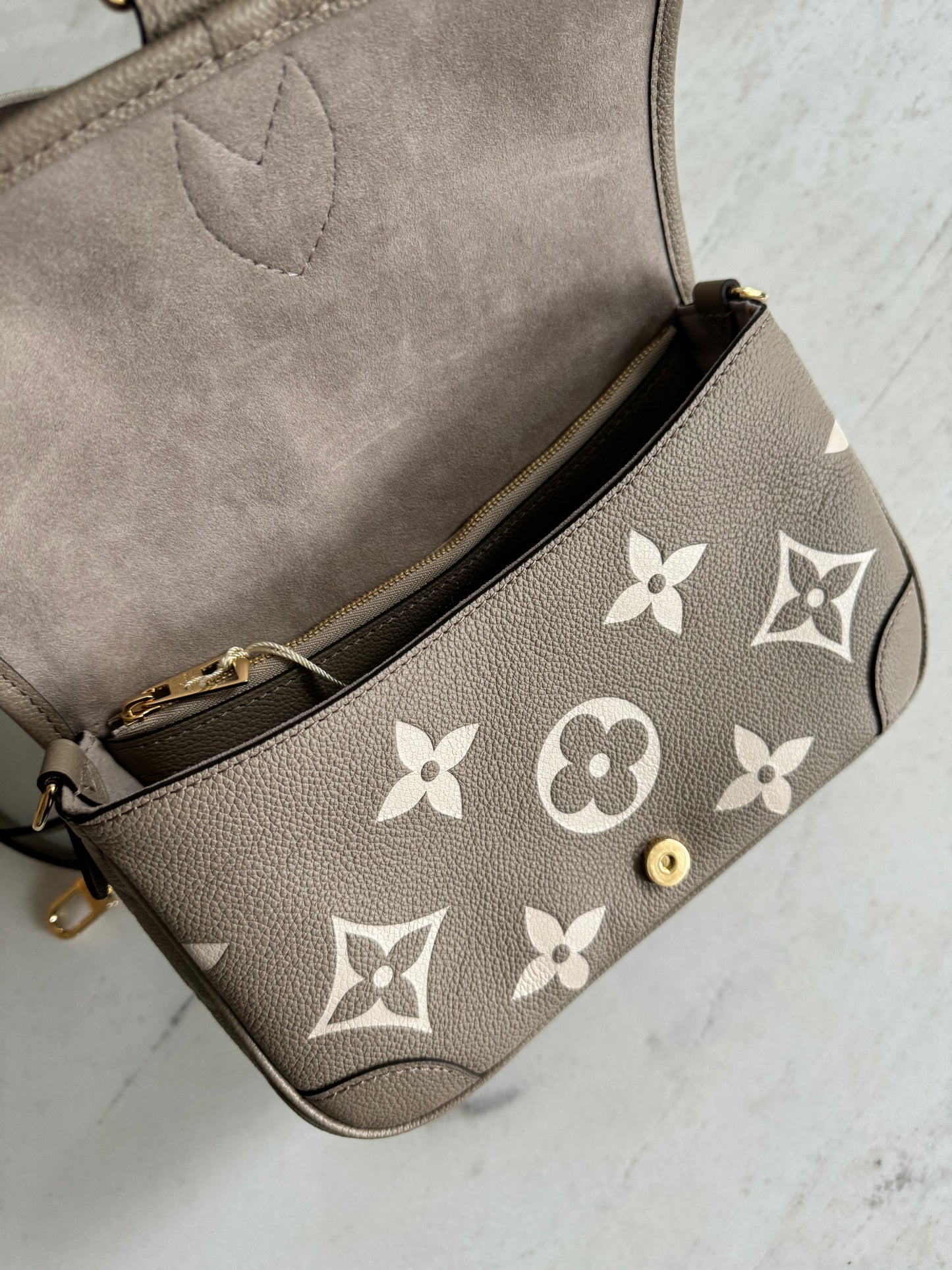 Louis Vuitton Diane Bag dove/cream