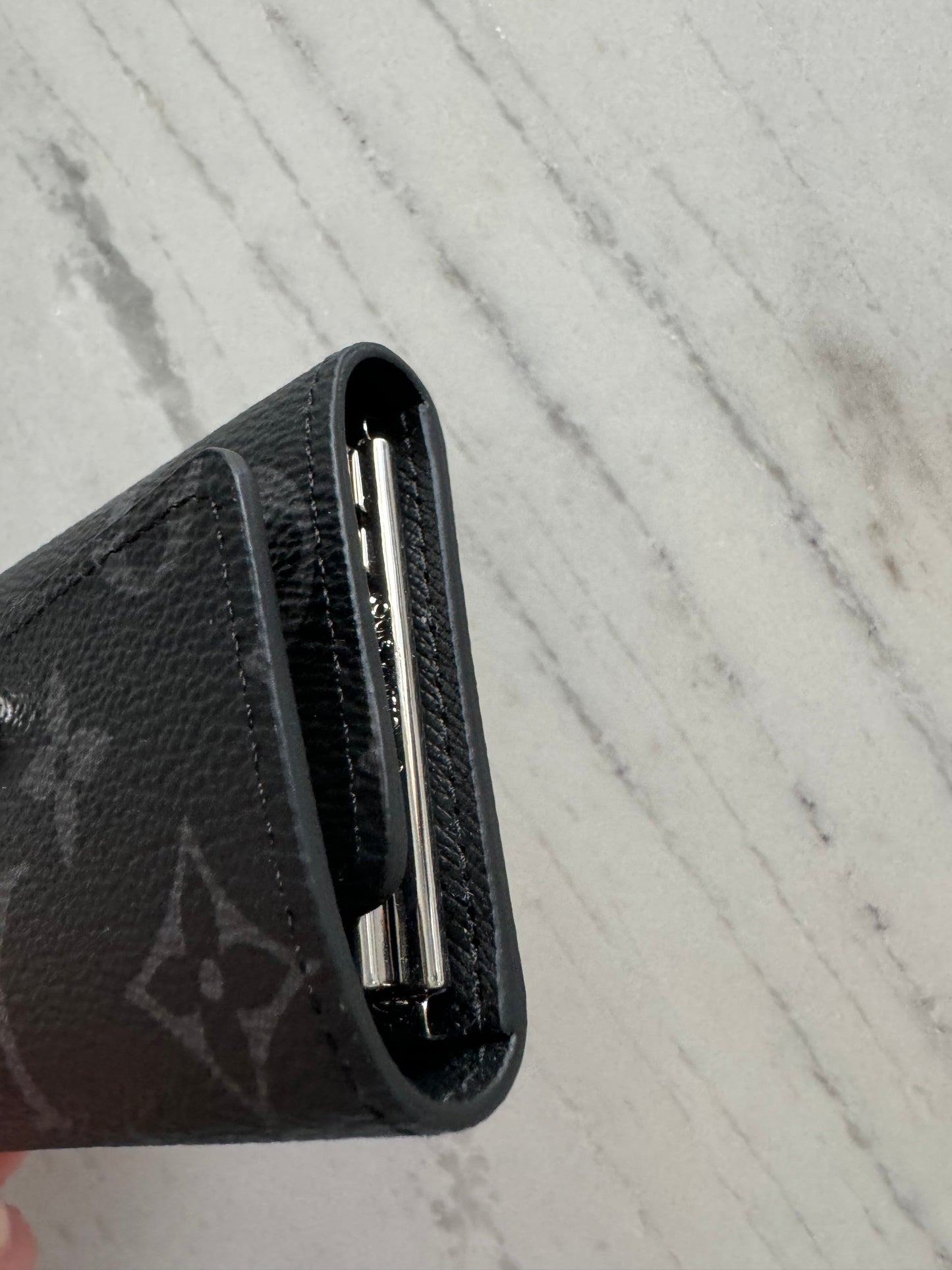 Louis Vuitton 6 key ring holder