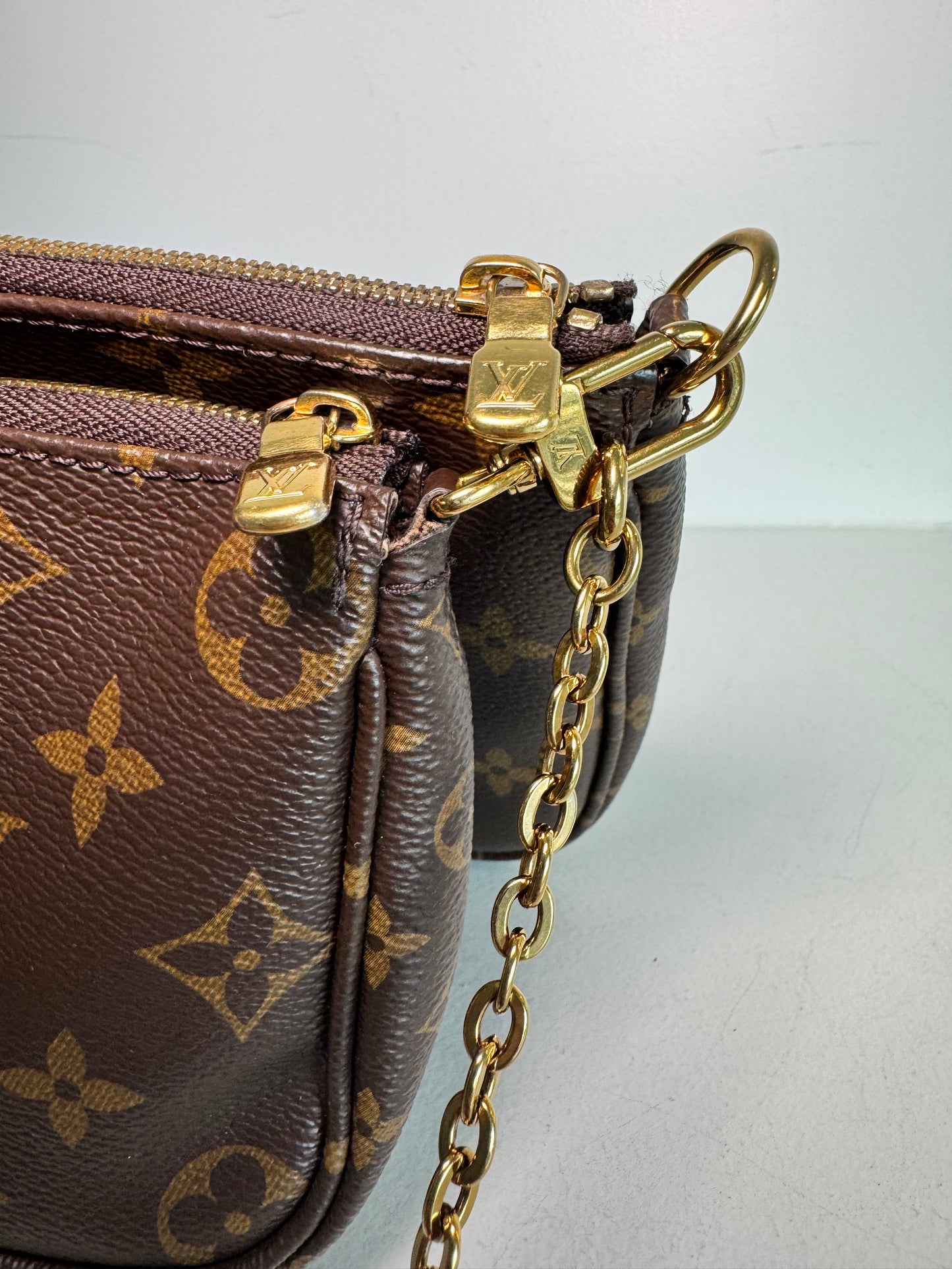 Louis Vuitton multipochette khaki