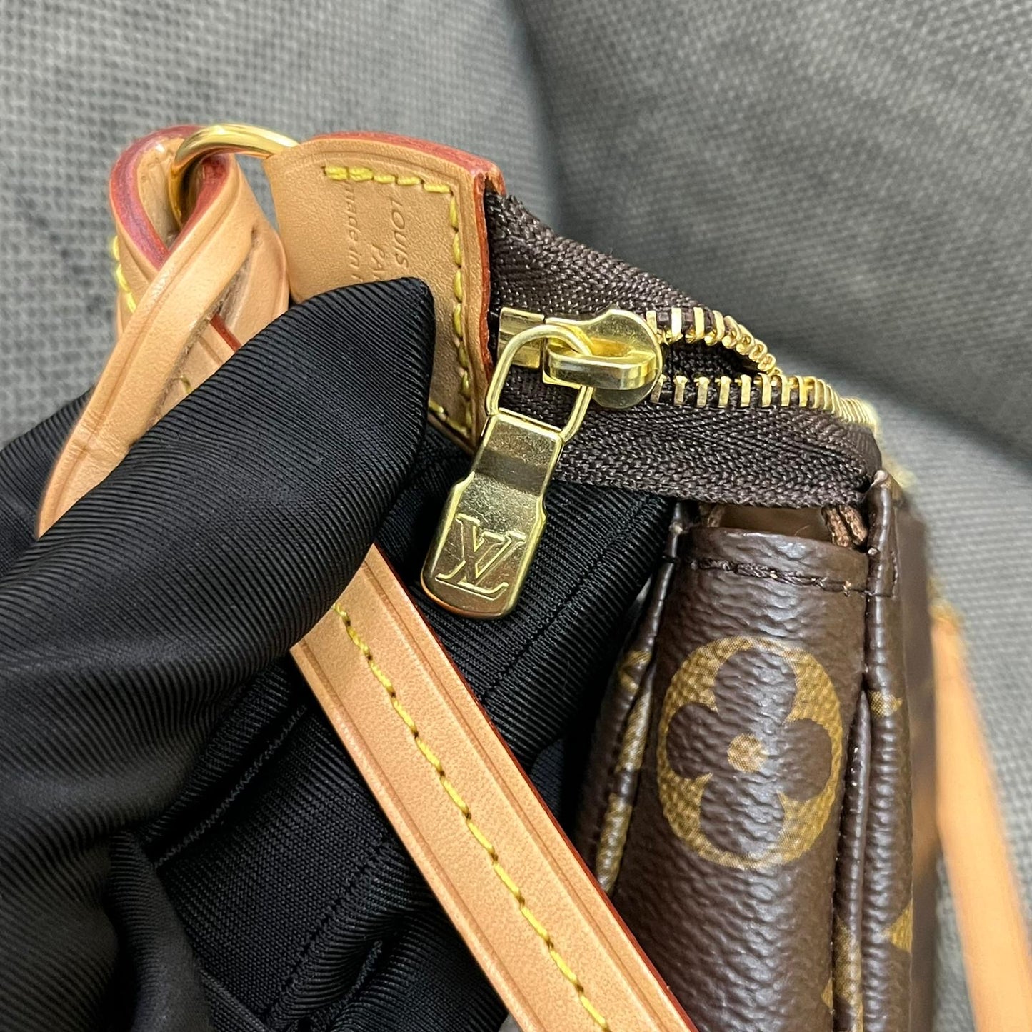 Louis Vuitton Pochette Accessories Bag