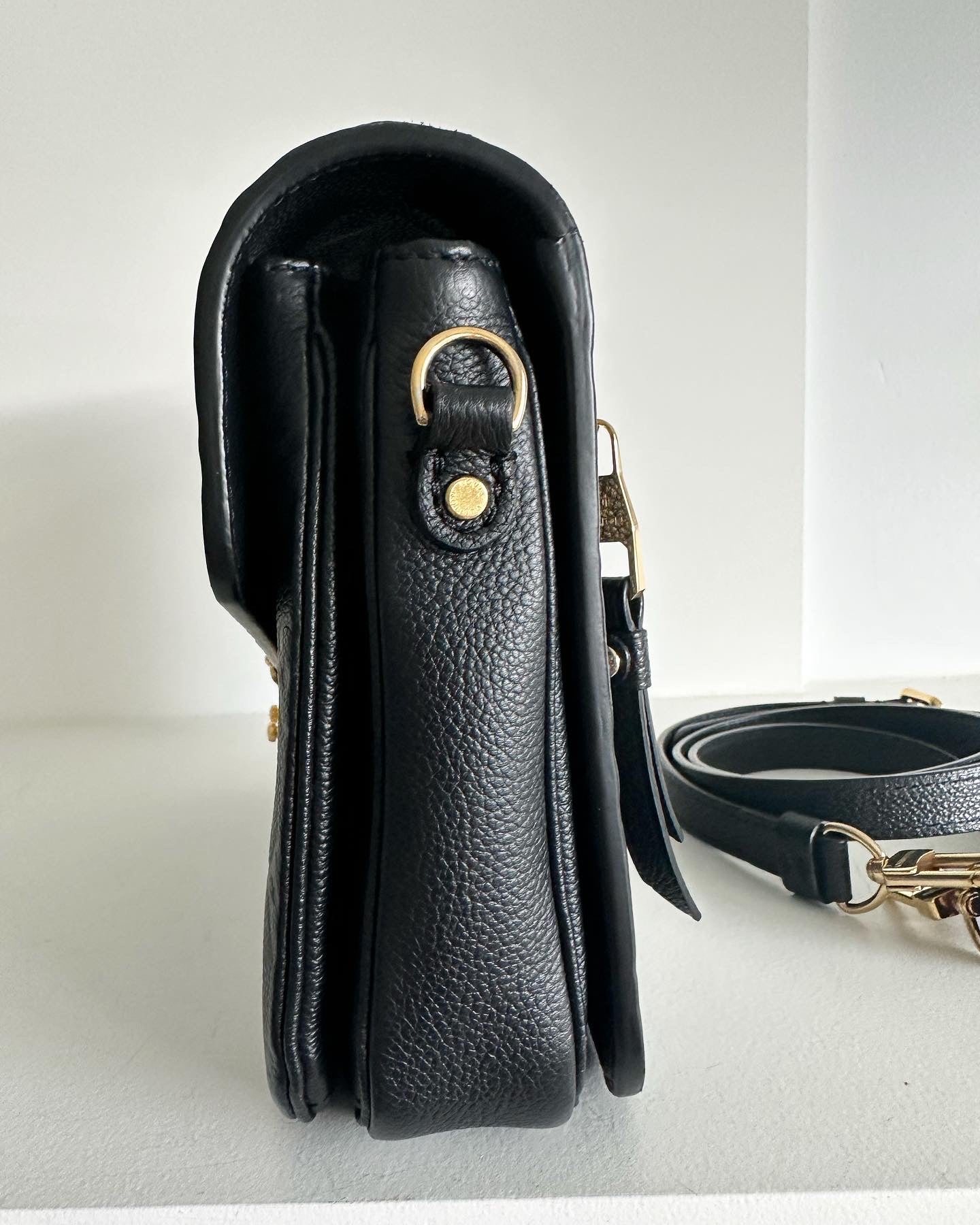 Louis Vuitton black Métis empriente bag