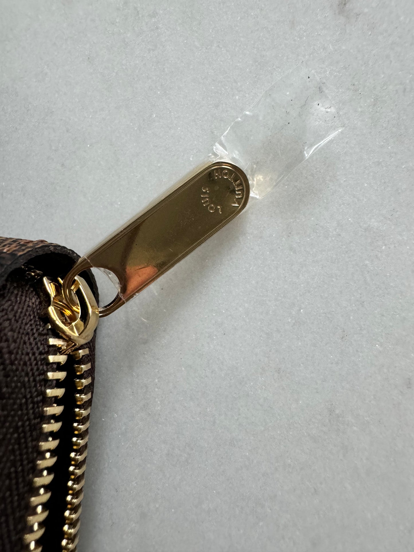 Louis vuitton DE zippy coin purse