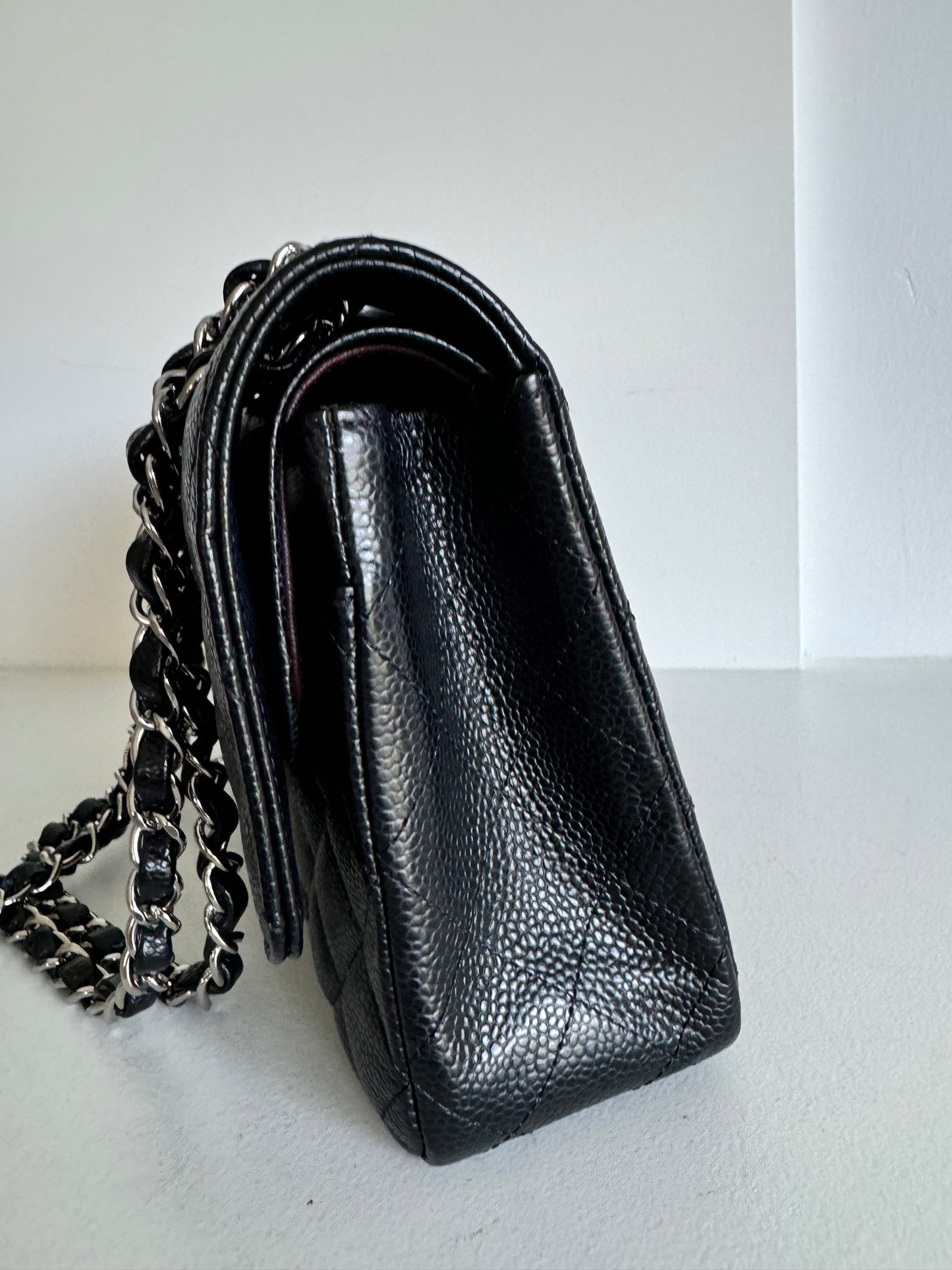 Chanel medium classic caviar flap w/shw
