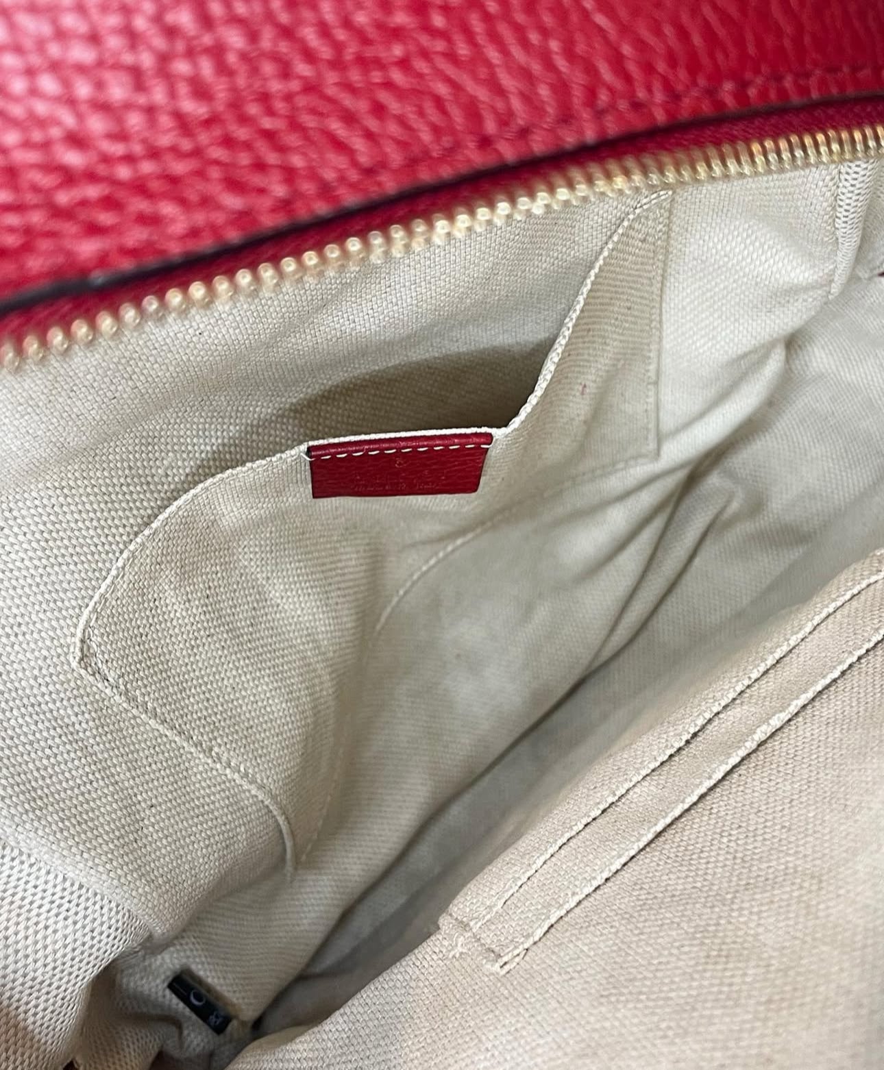 GUCCI Bi-Colour Soho Chain backpack red/navy blue leather