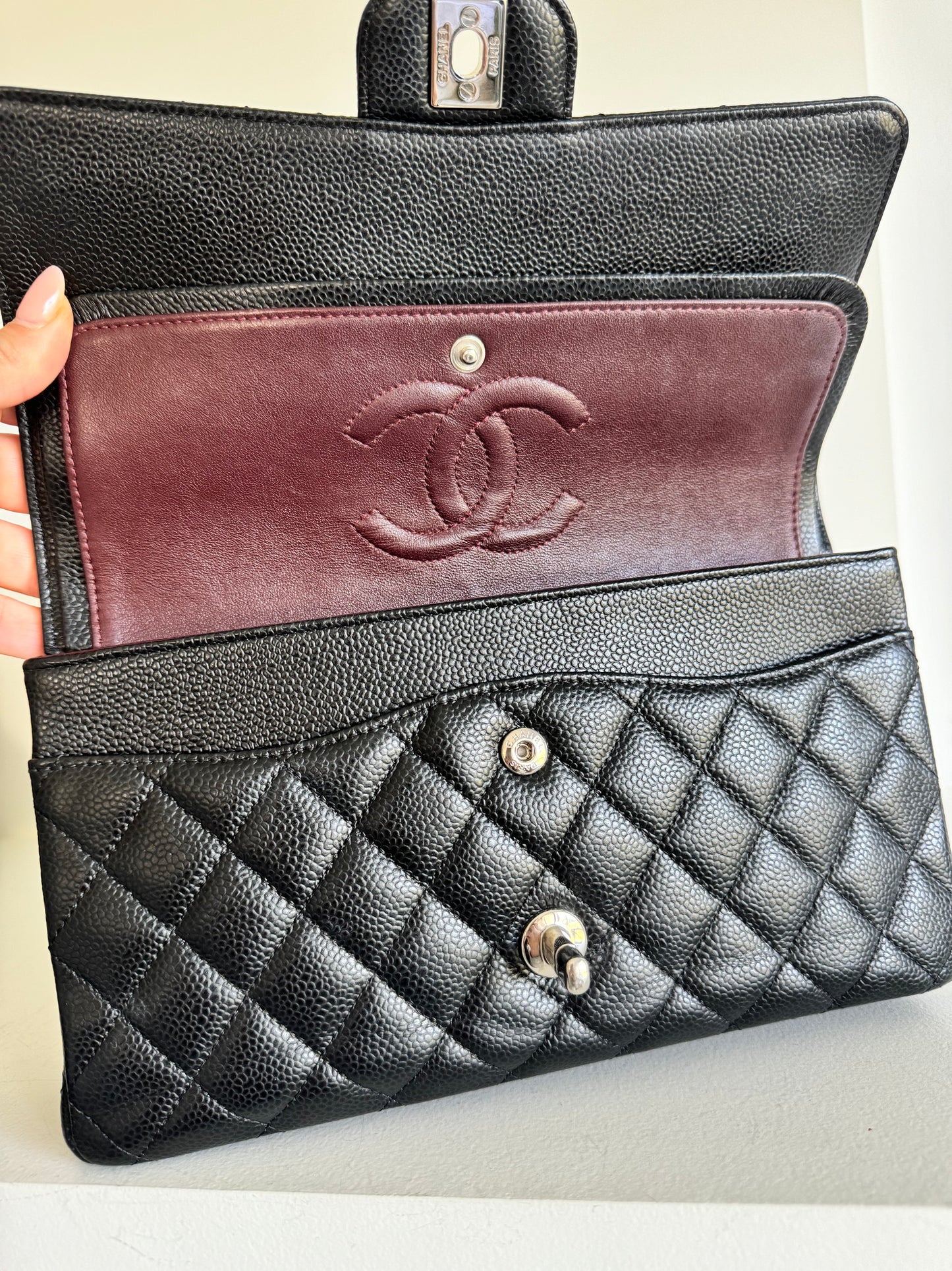 Chanel medium classic caviar flap w/shw