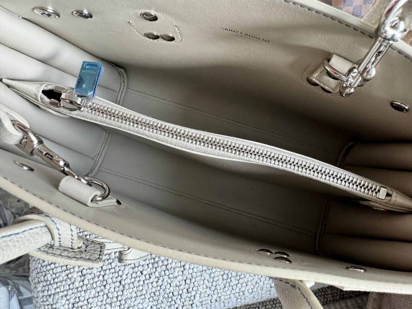 Saint laurent sac de jour baby, vintage white