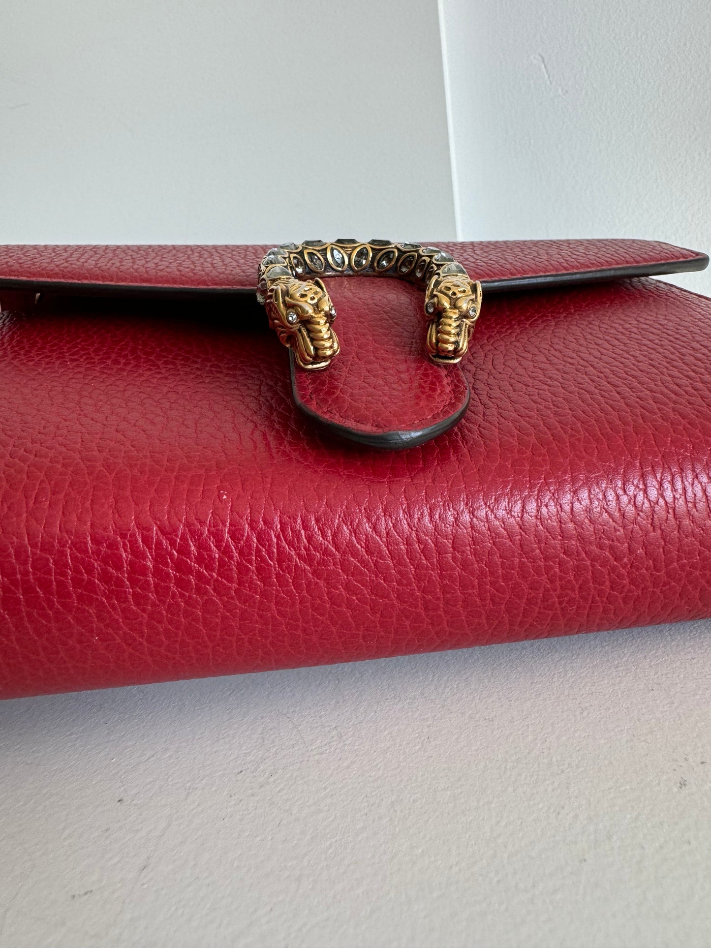 Gucci dionysus wallet on chain. Red