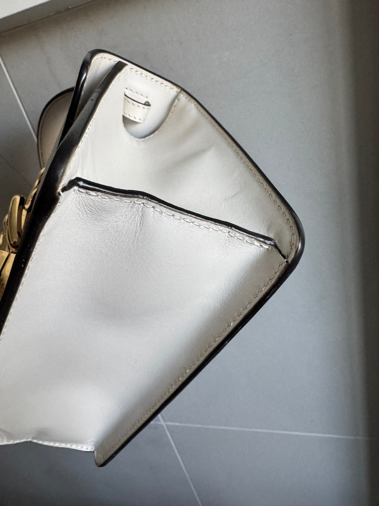 Gucci Chain-Link Sylvie Mini, White