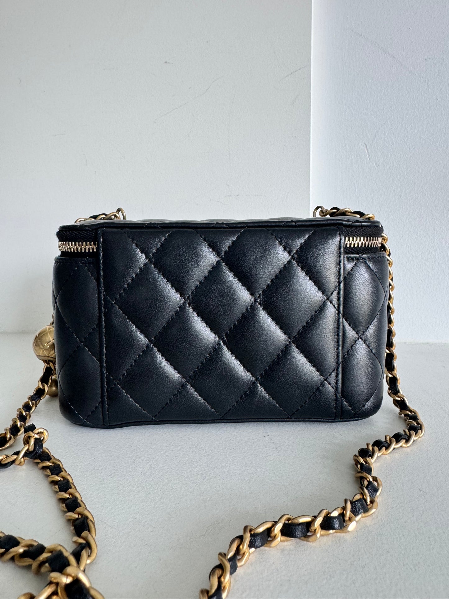 Chanel Pearl Crush Vanity Case, Black lambskin GHW