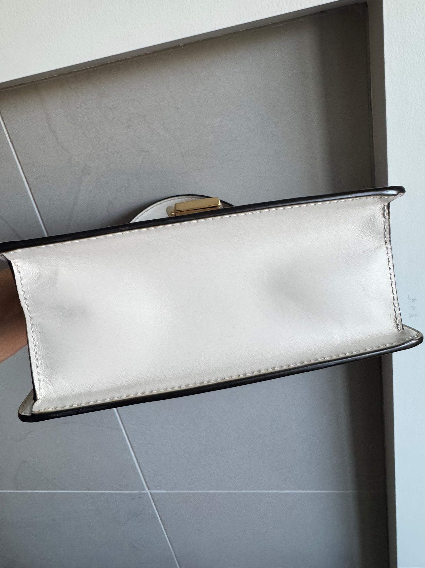 Gucci Chain-Link Sylvie Mini, White