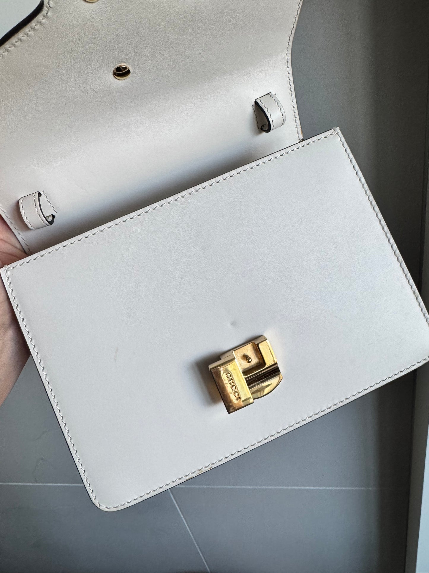 Gucci Chain-Link Sylvie Mini, White