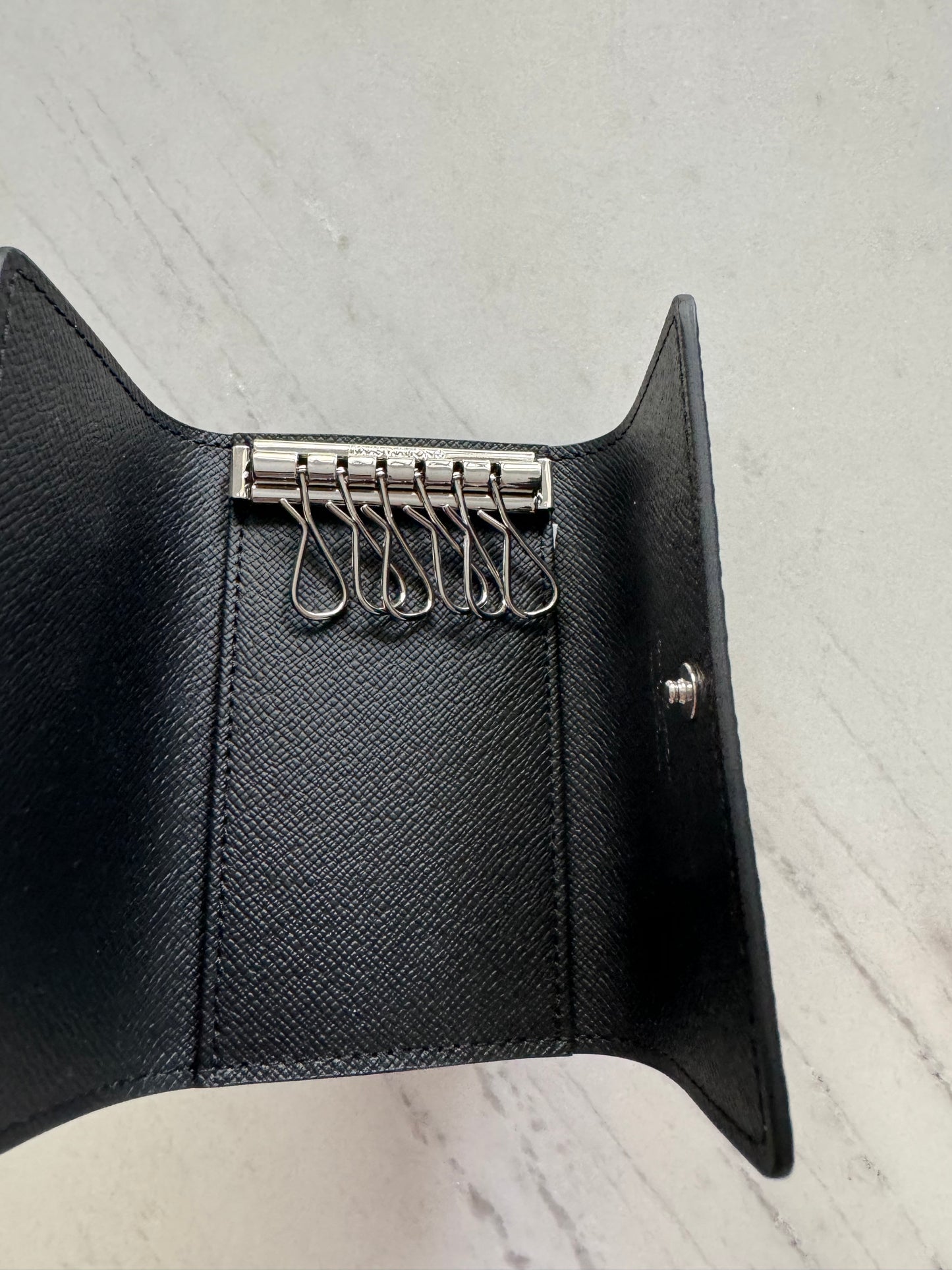 Louis Vuitton 6 key ring holder