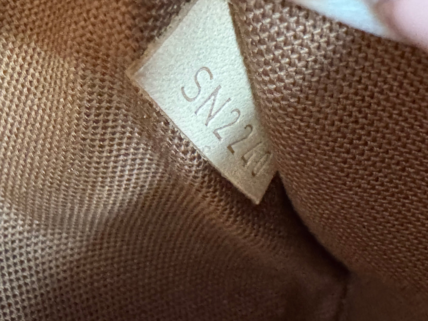 Louis Vuitton multipochette khaki
