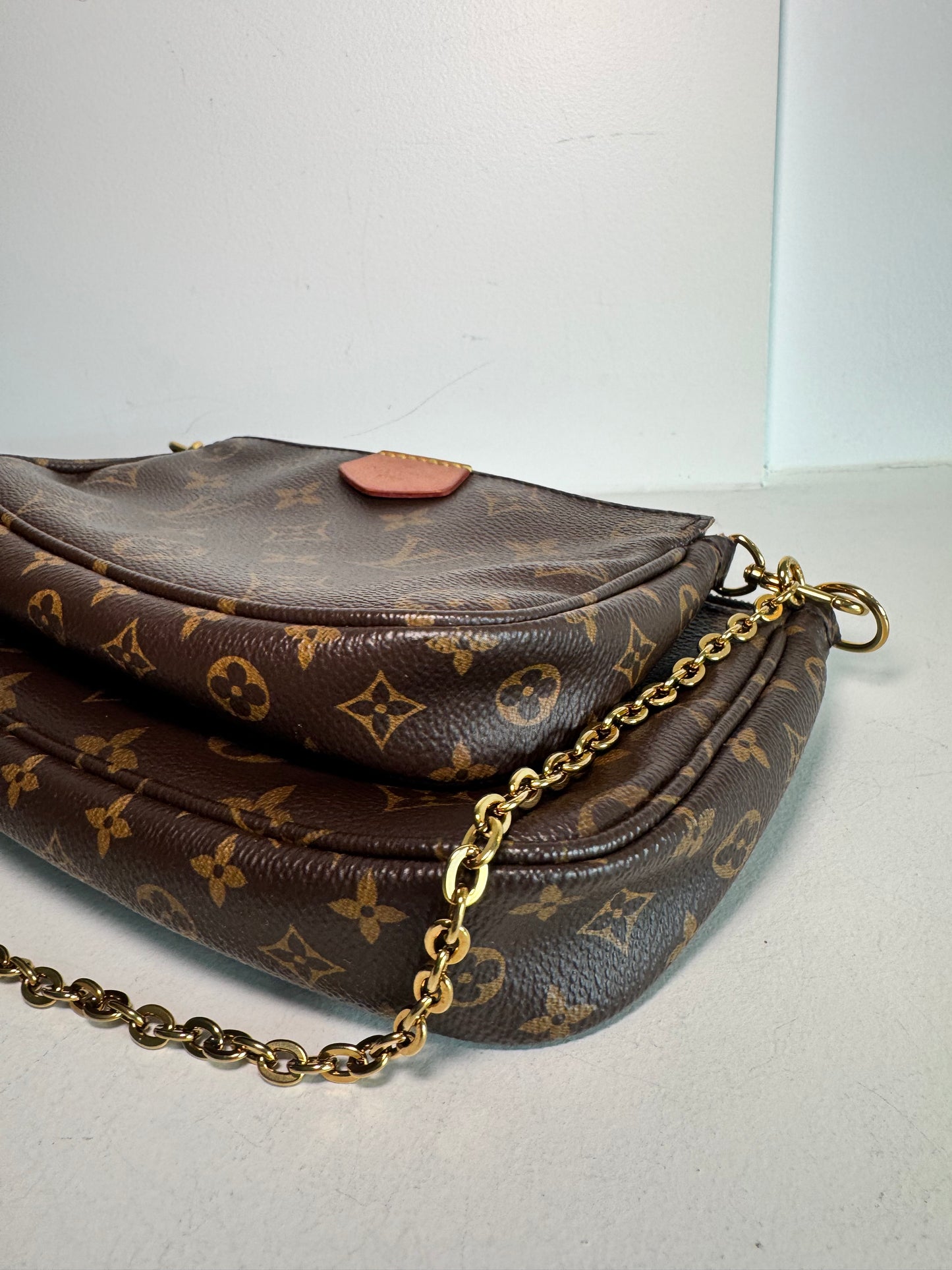 Louis Vuitton multipochette khaki