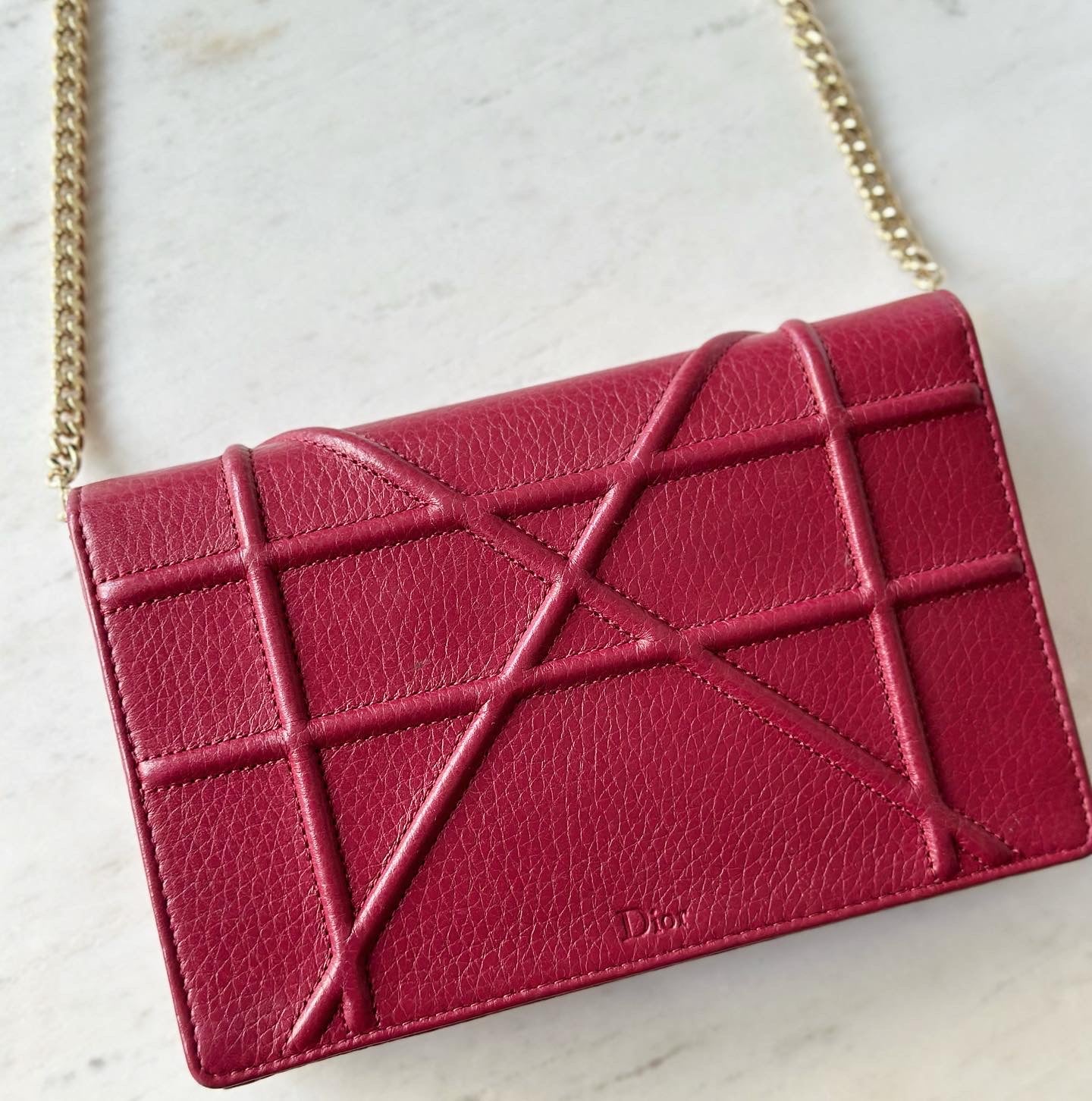 CHRISTIAN DIOR Diorama Wallet on chain w/ ghw, deep red/burgundy