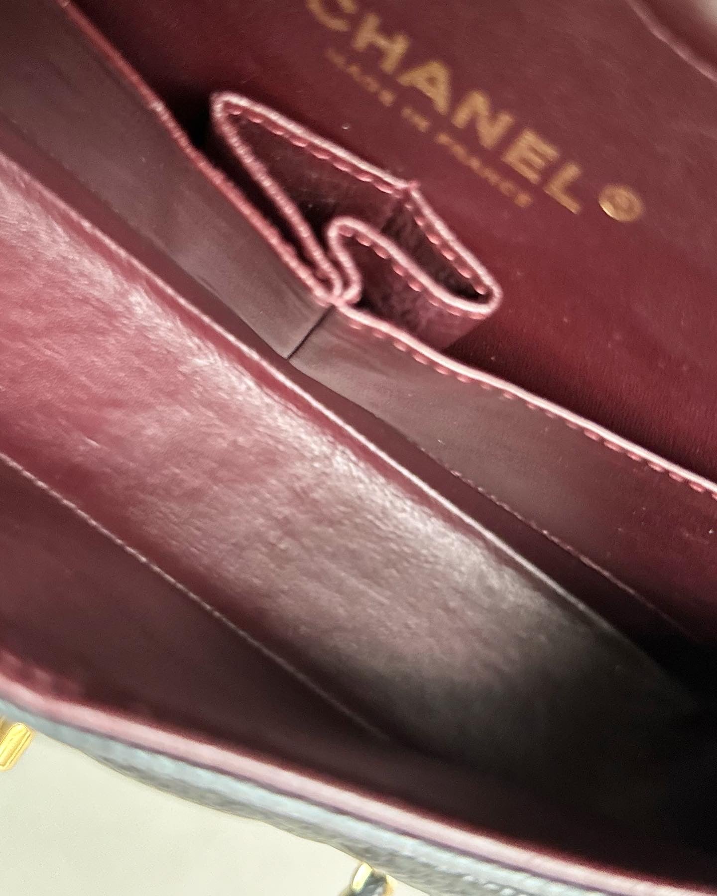 Chanel medium classic double flap caviar w/ghw