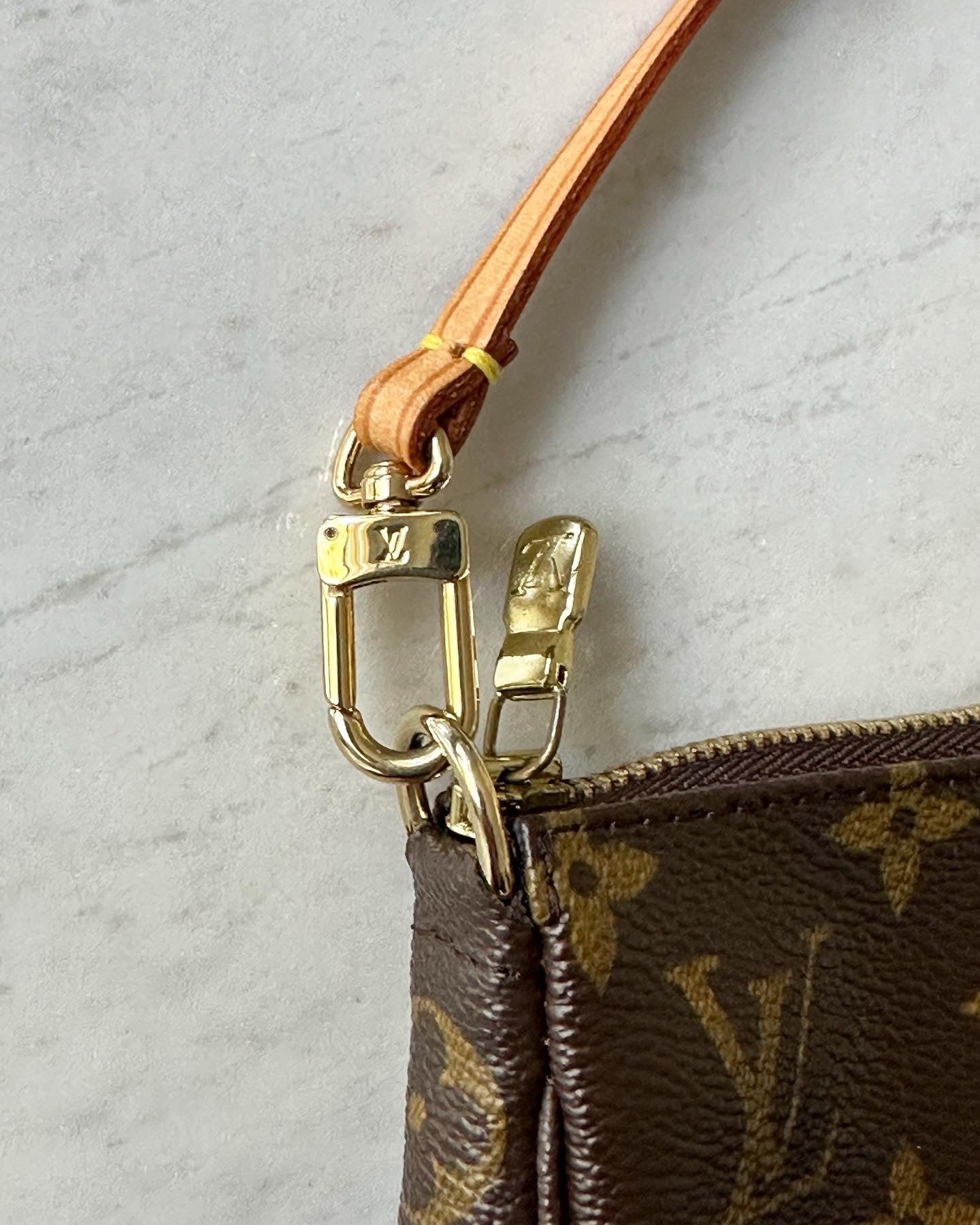 LOUIS VUITTON Pochette Accessorie Monogram