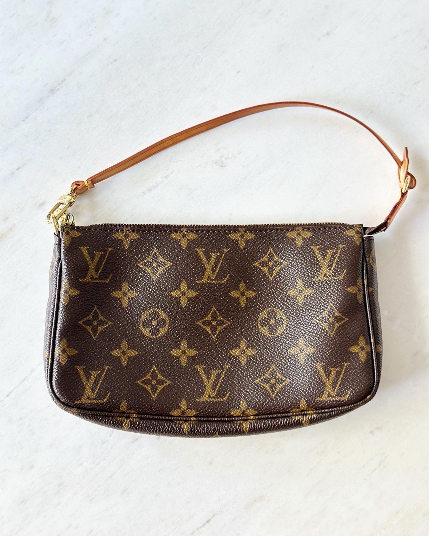 LOUIS VUITTON Pochette Accessorie Monogram