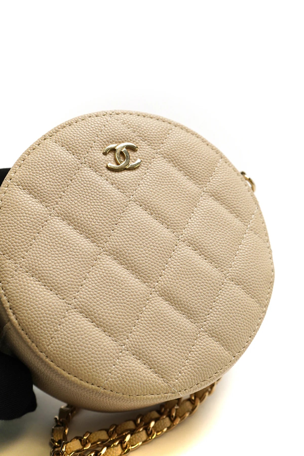 Chanel Caviar Quilted Round Clutch With Chain White