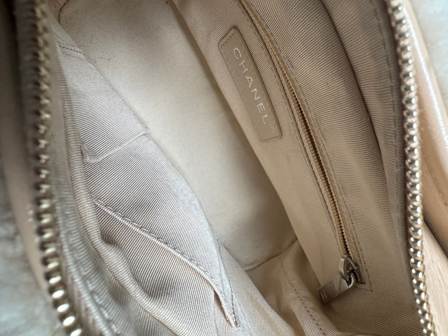 Chanel Gabrielle Hobo Small Shearling beige